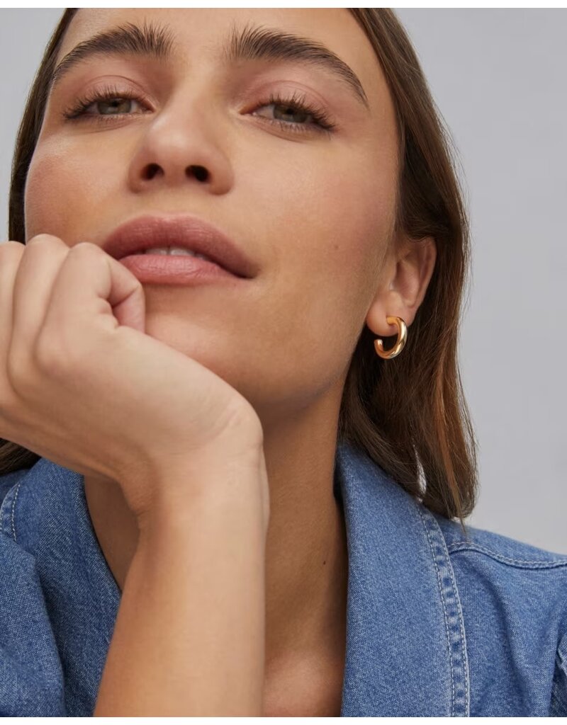 Kendra Scott Colette Huggie Earrings in Gold