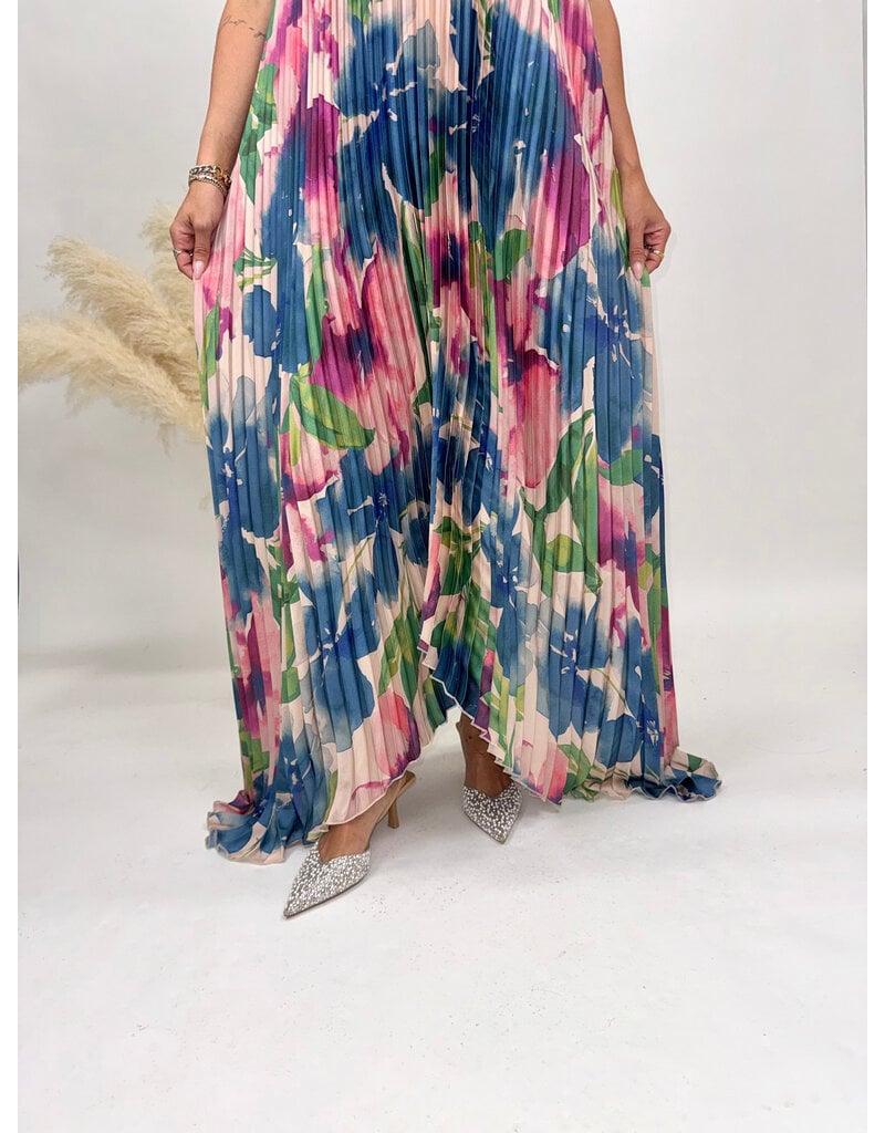 Dress Forum Meadowlark Pleated Maxi Dress