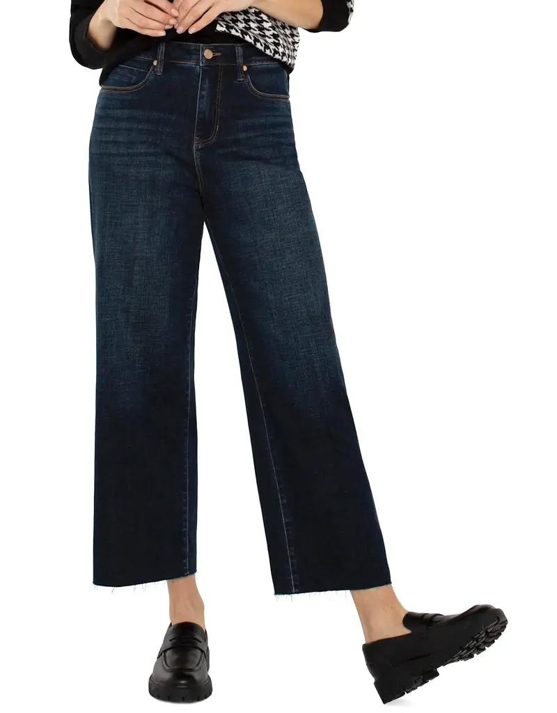 Liverpool Stride Highrise Crop with Wide Cut Hem 26"