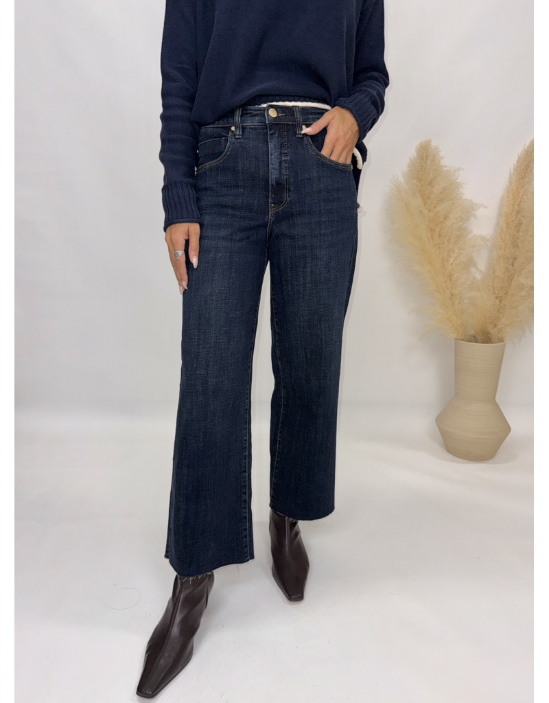 Liverpool Stride Highrise Crop with Wide Cut Hem 26"