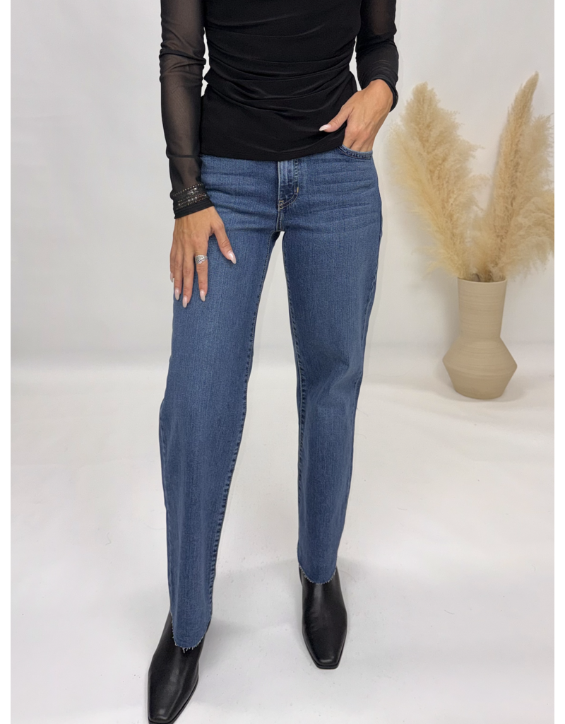 Just Black Denim Straight Lef with Scissor Cut Hem