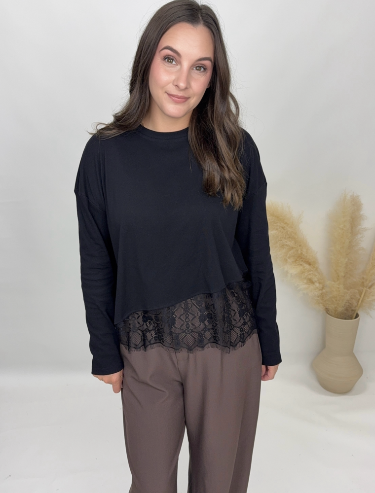 Sunday Edition Scottie Lace Hem Top