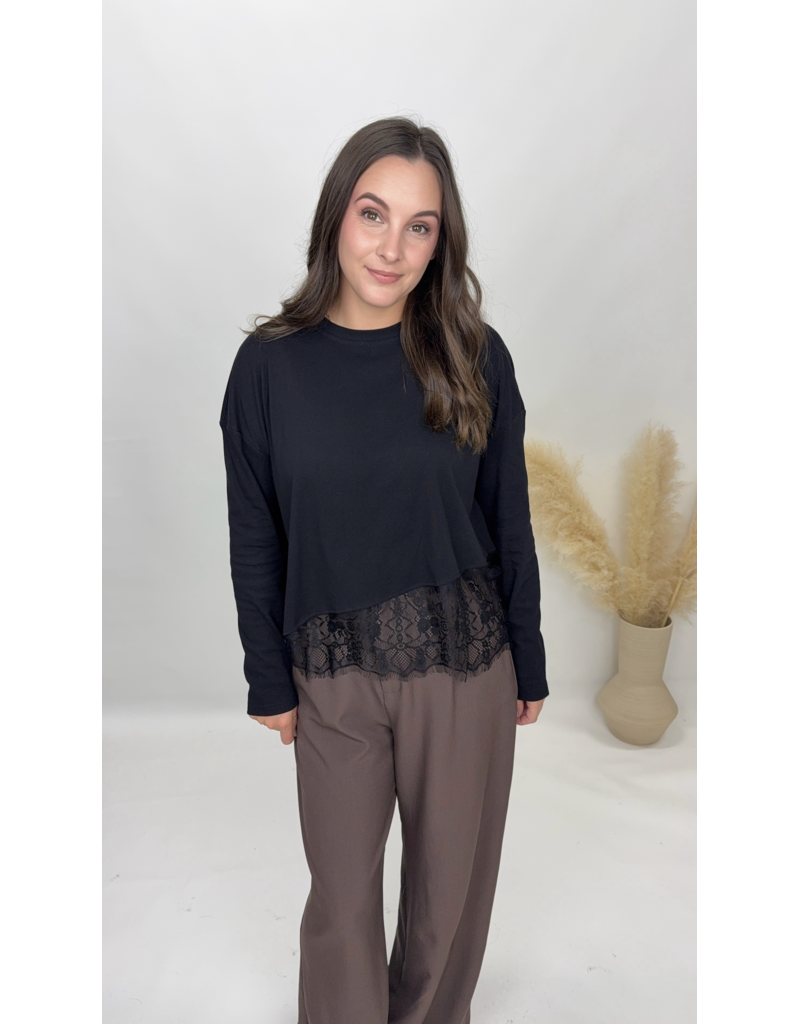 Sunday Edition Scottie Lace Hem Top