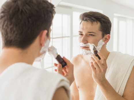 Should Men Switch to a Razor Set for Fall Grooming