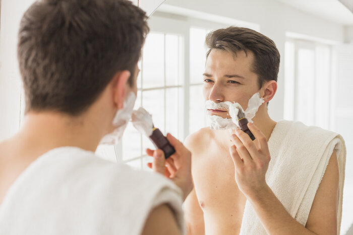 Should Men Switch to a Razor Set for Fall Grooming