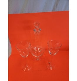 Macy's Decanter and 2 Glasses Set