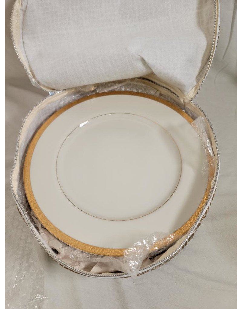 Mikasa Colony Gold Ivory China - Dinner Plates