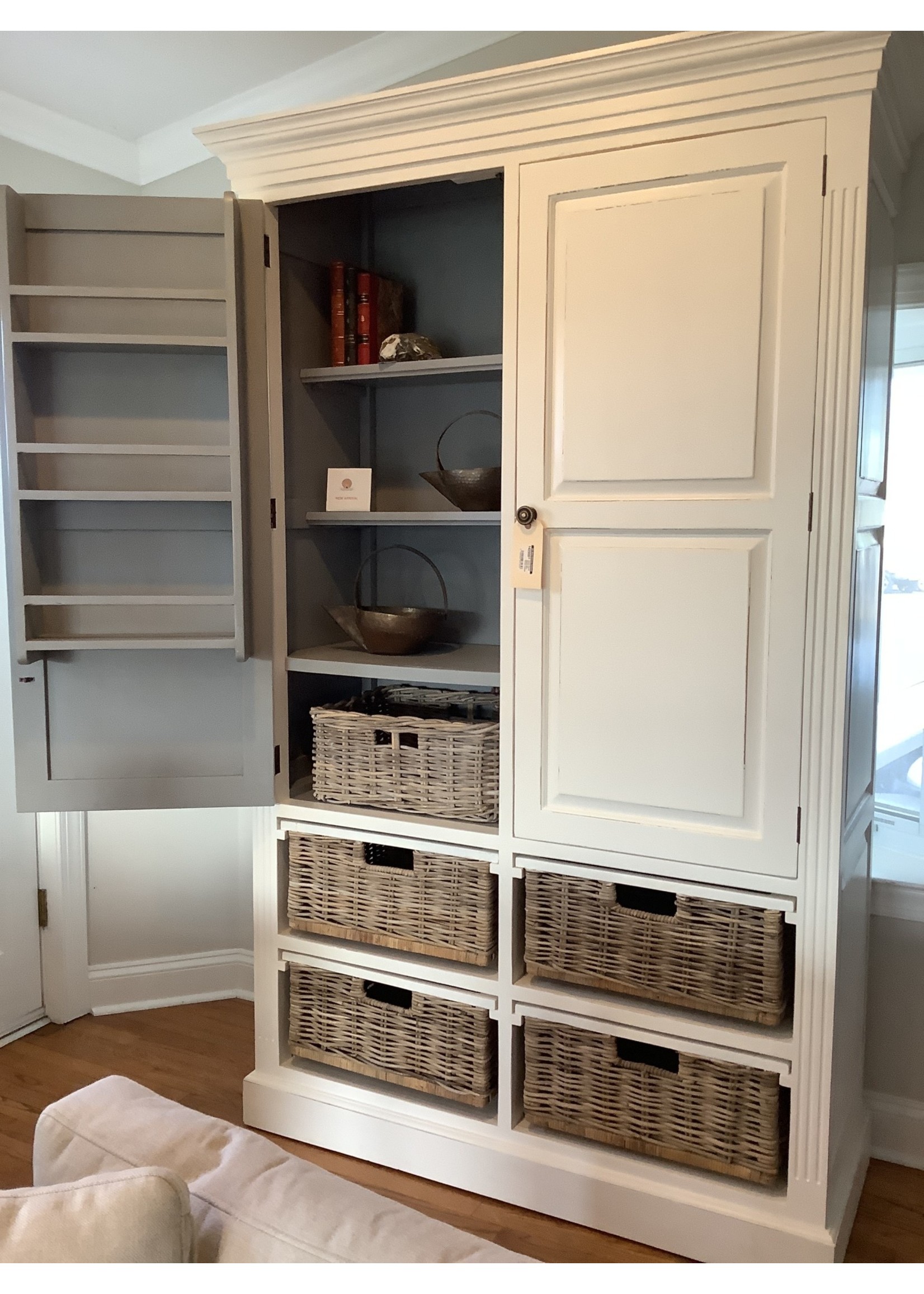 Bramble Sonoma Storage Cabinet with Baskets White Harvest / Graphite Interior