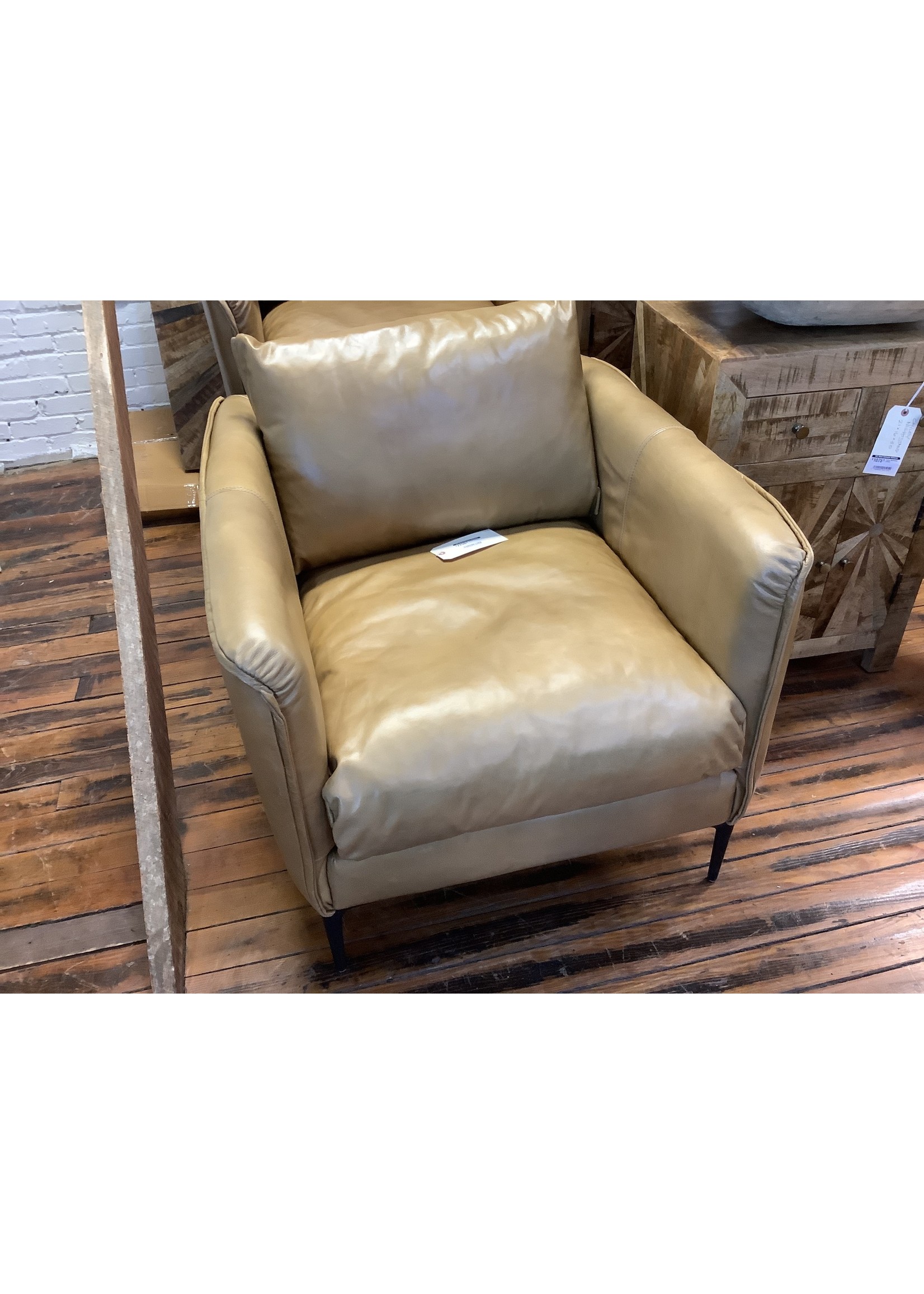 Classic Home Abigail Club Chair