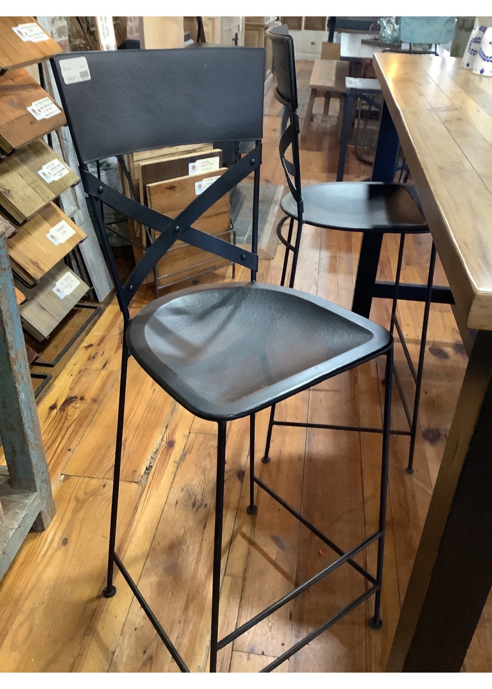 HTD OW SPECIAL SALE Black Metal Bar Stool