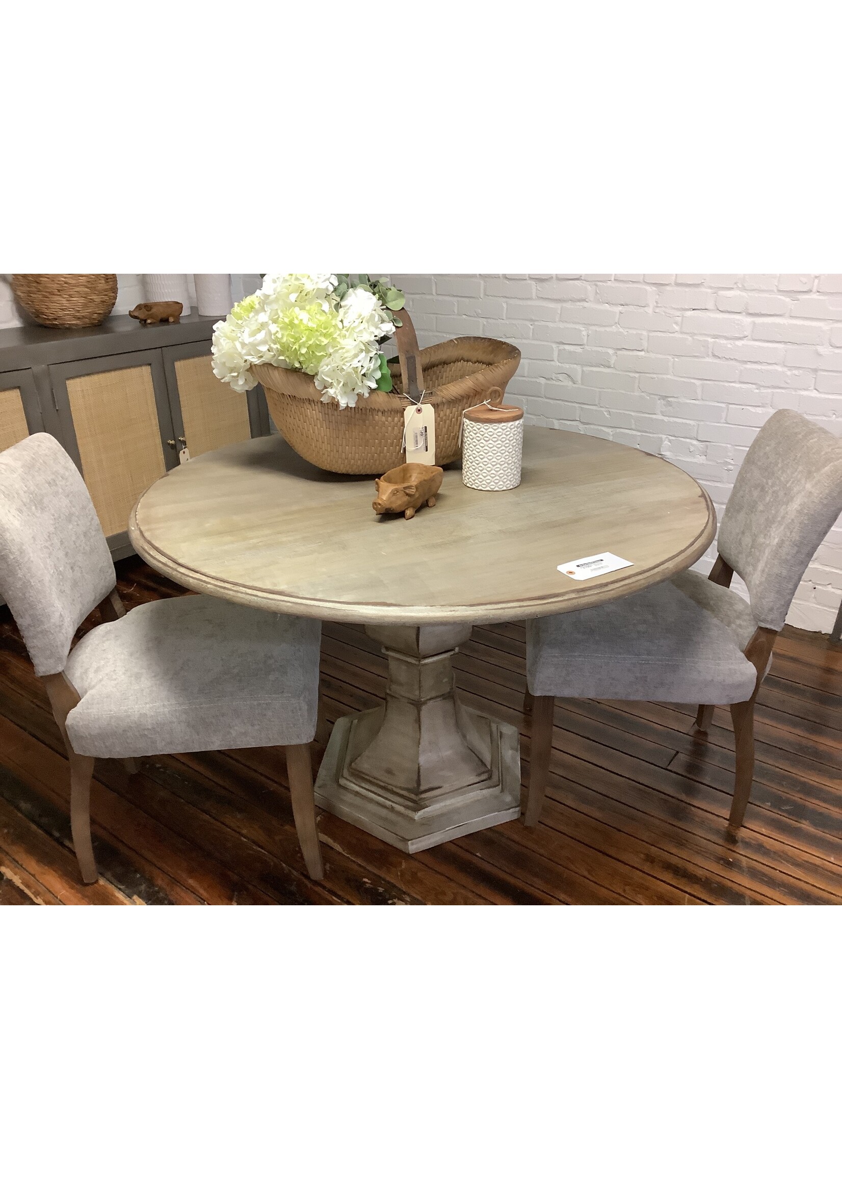 Iron Butterfly Imports Vintage White Round 50"  Dining Table
