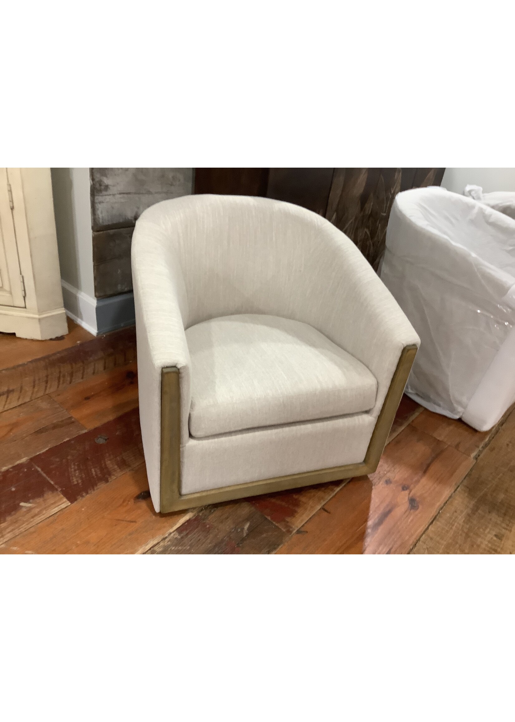 Crestview Collection Bennett Swivel Accent Chair