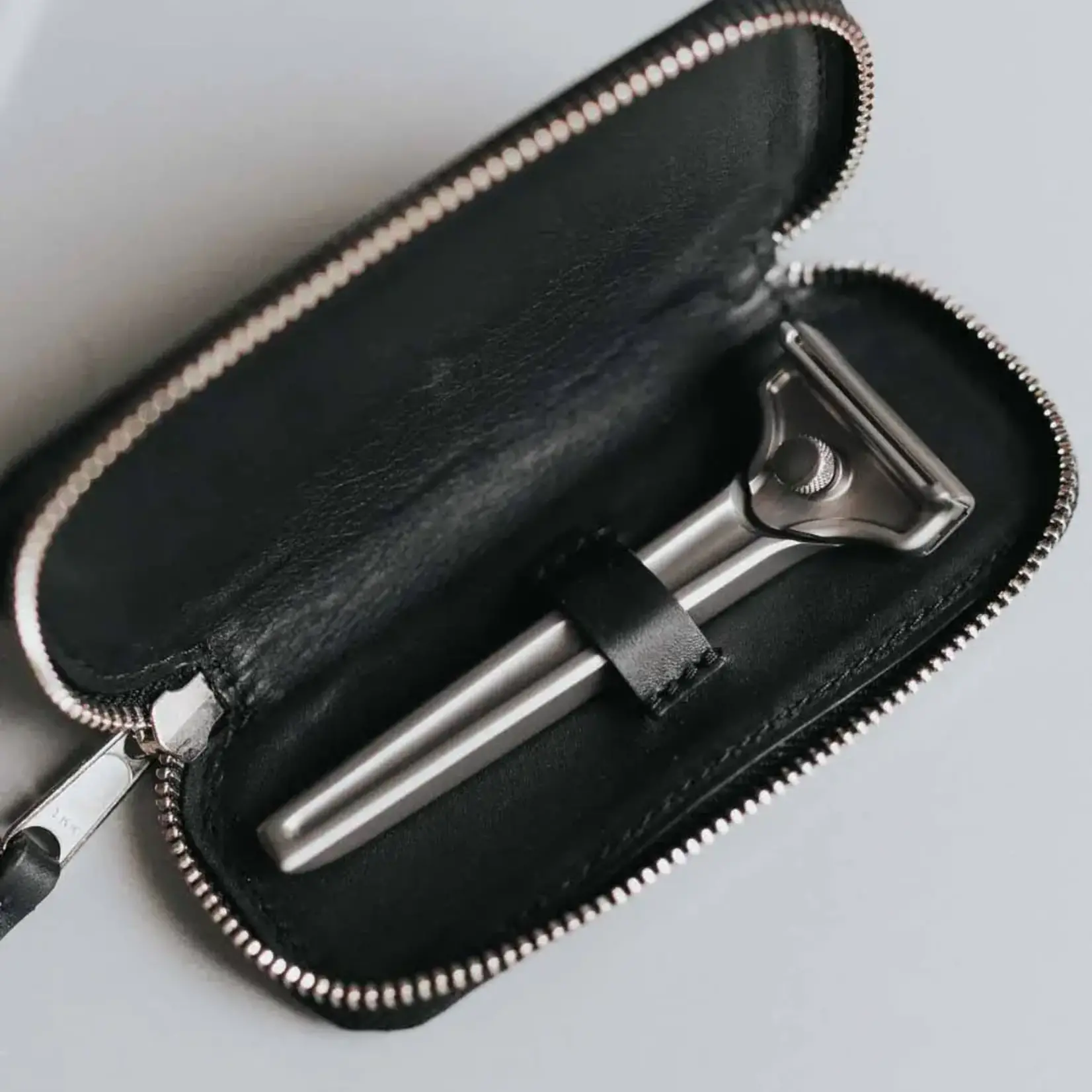 SUPPLY The Single Edge Travel Case - MIDNIGHT BLACK