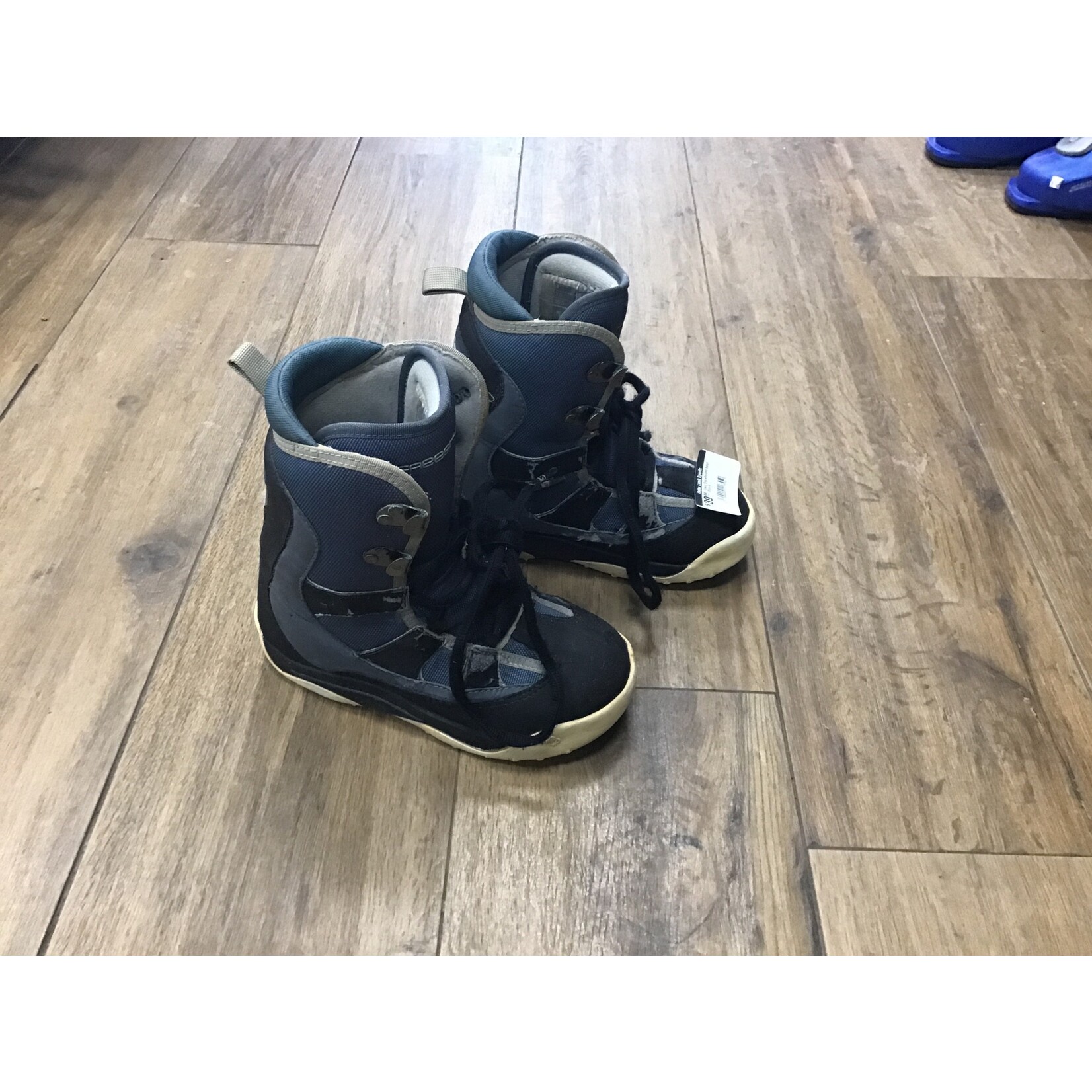 Used Snowboard boot Freestyle Size 4