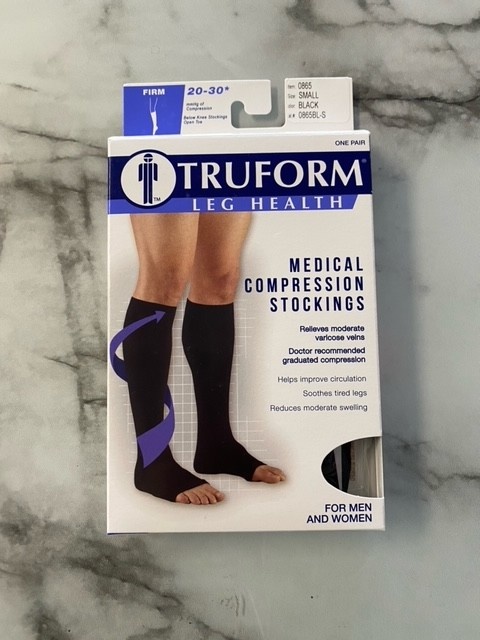 Truform 20-30 mmHg Compression Stocking for Men and Women, Knee High L