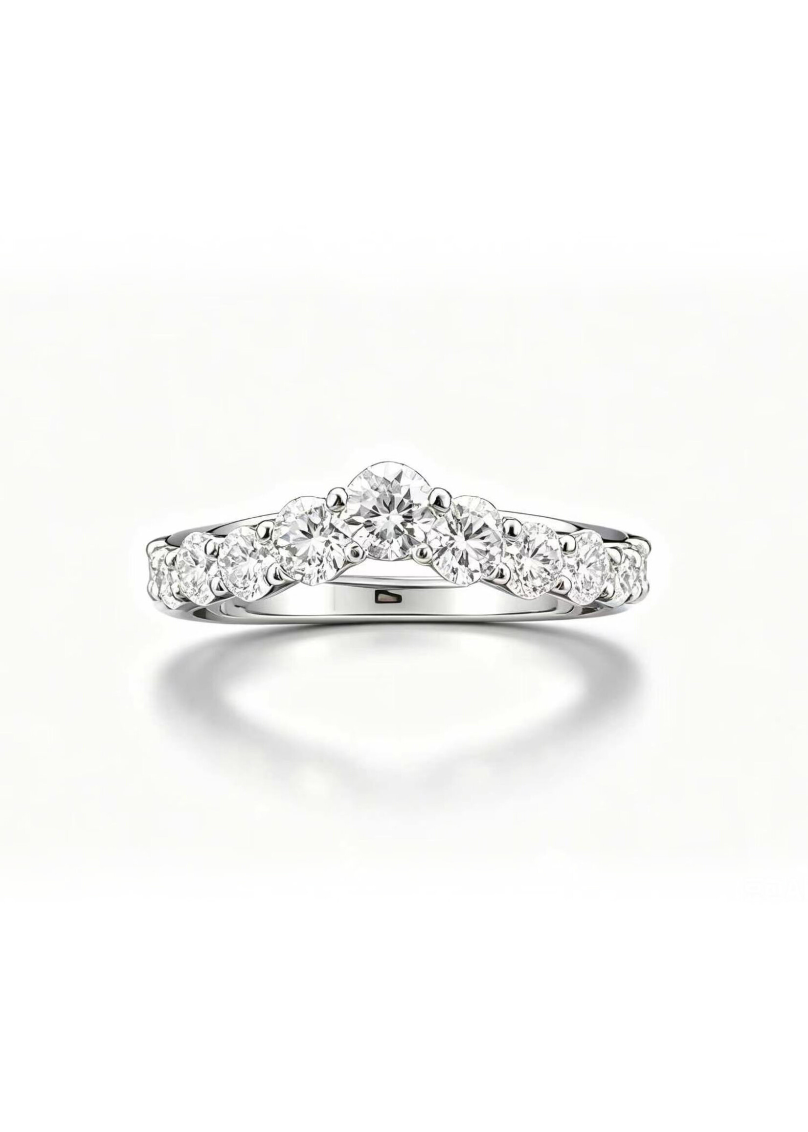 Oceans Lignée Classique V-Shape Half Eternity Platinum Ring 0.905CT