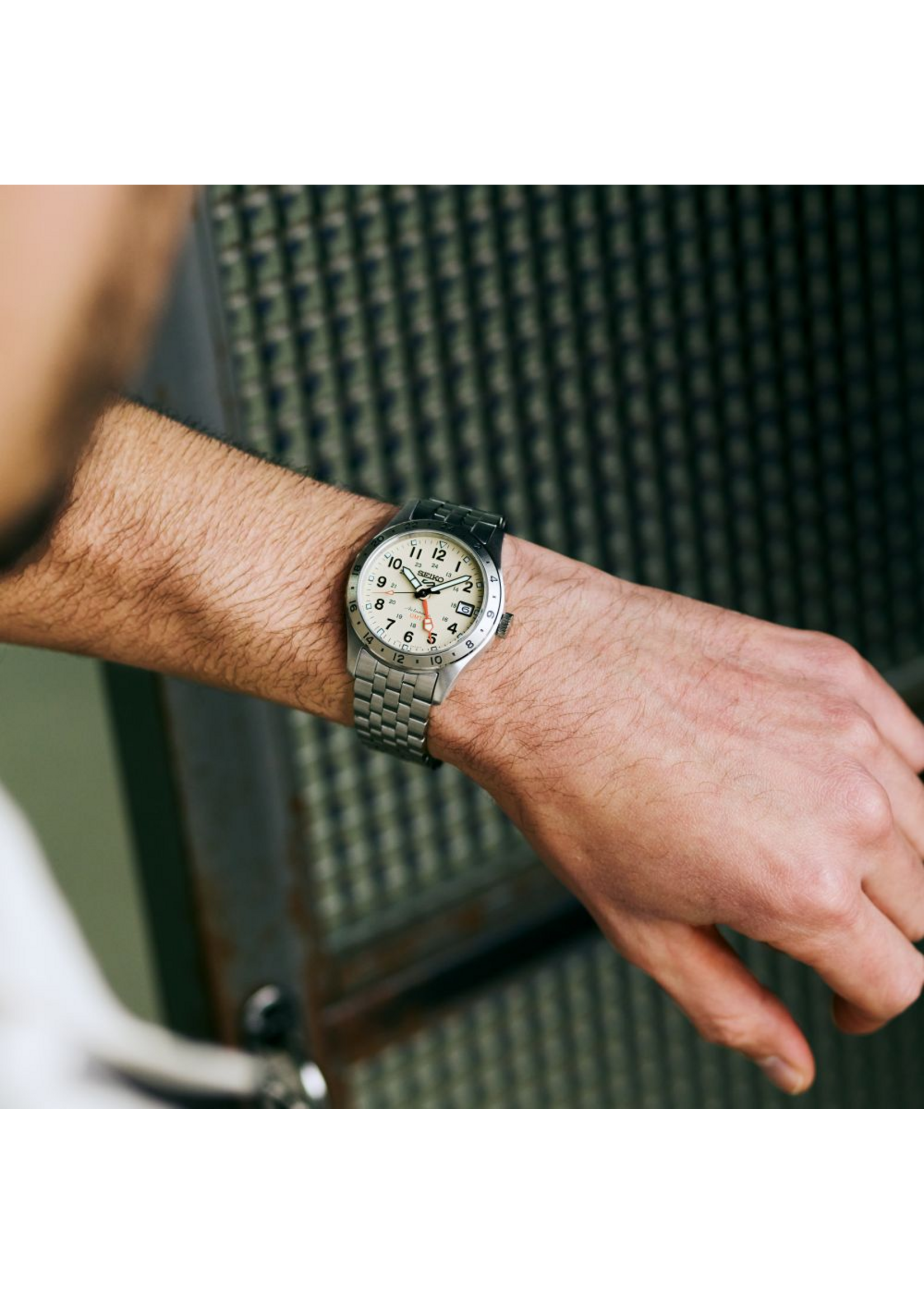 SEIKO HDB002K1 Seiko 5 Sports Field GMT "Desert Sand"