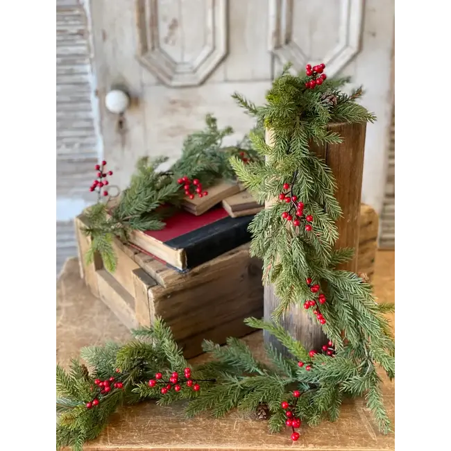 White Spruce w/ Berries Garland 6’