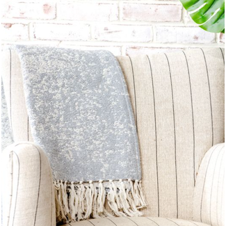 Light Grey Pattern Throw 50 x 60