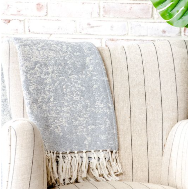 Light Grey Pattern Throw 50 x 60