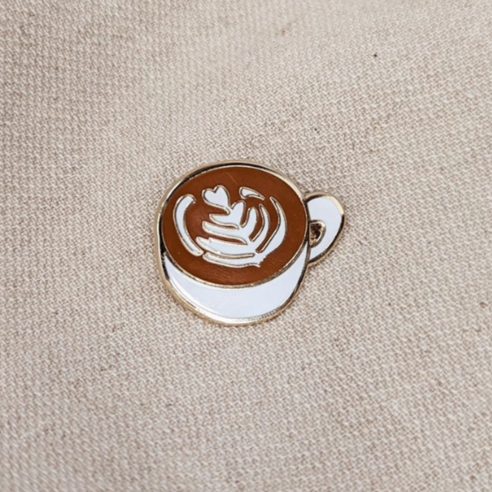 Mimi and August Épinglette - Latte Art