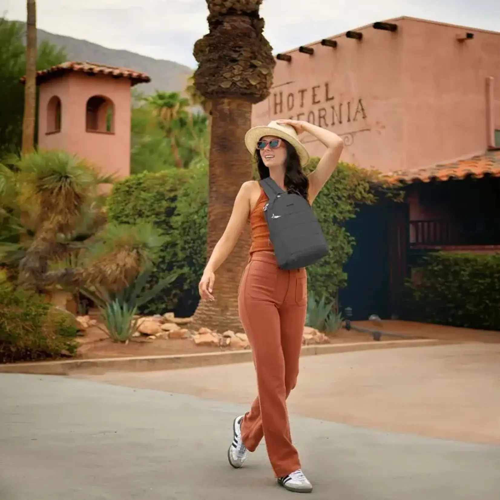 Travelon Sac à dos/sac bandoulière antivol Roam convertible - Noir