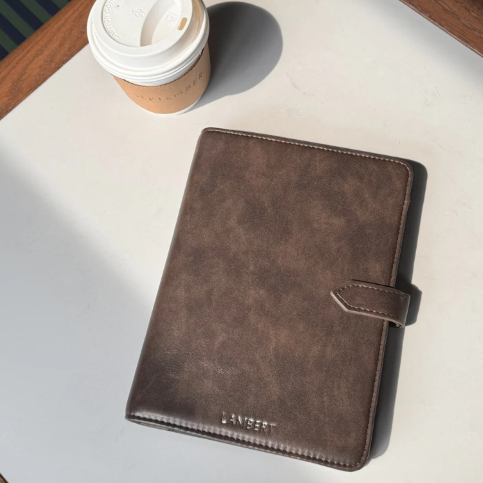 Lambert Le Ariel - Couverture à carnet en cuir vegan espresso