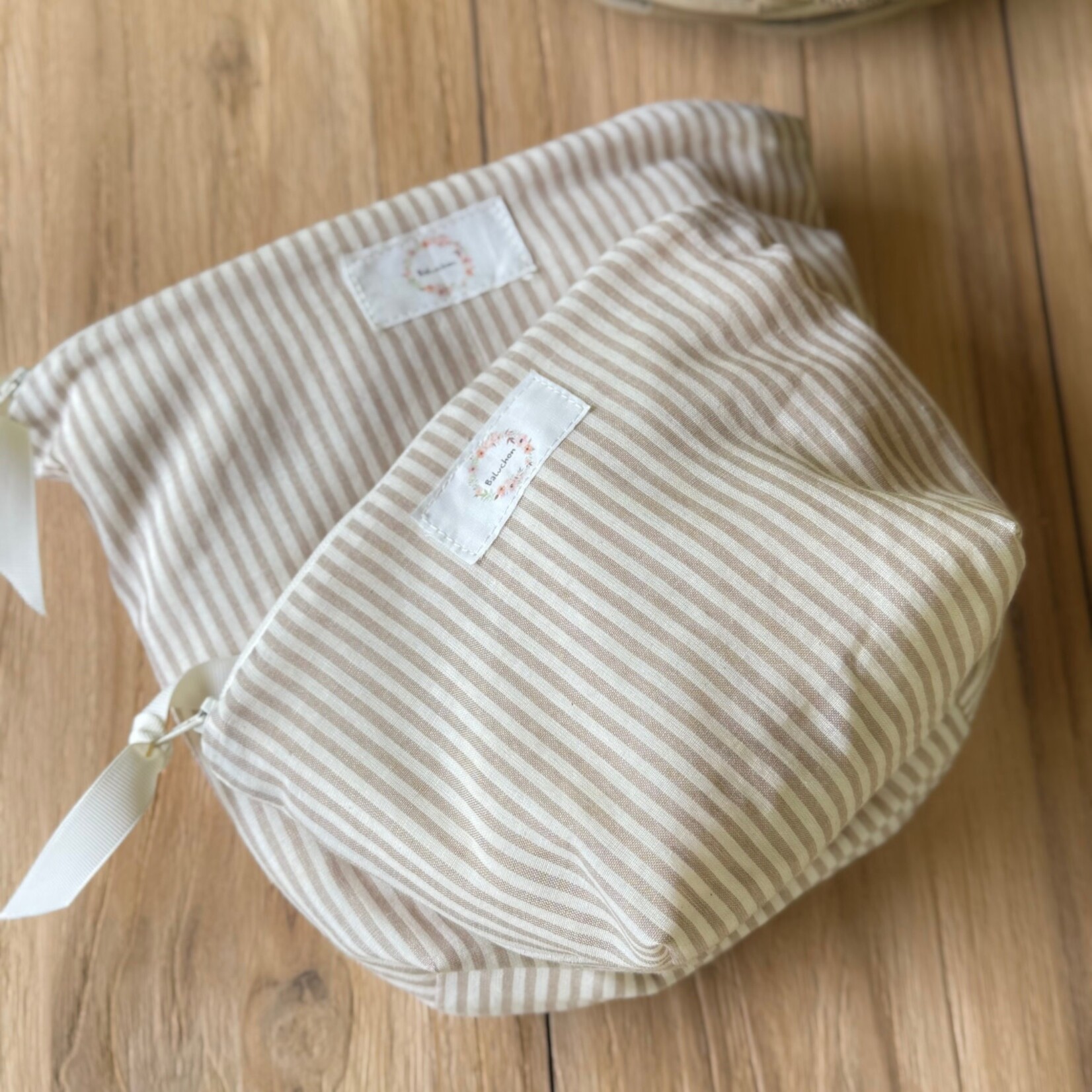 Baluchon Sac à cosmétique format petit -  Rayure blanc et beige