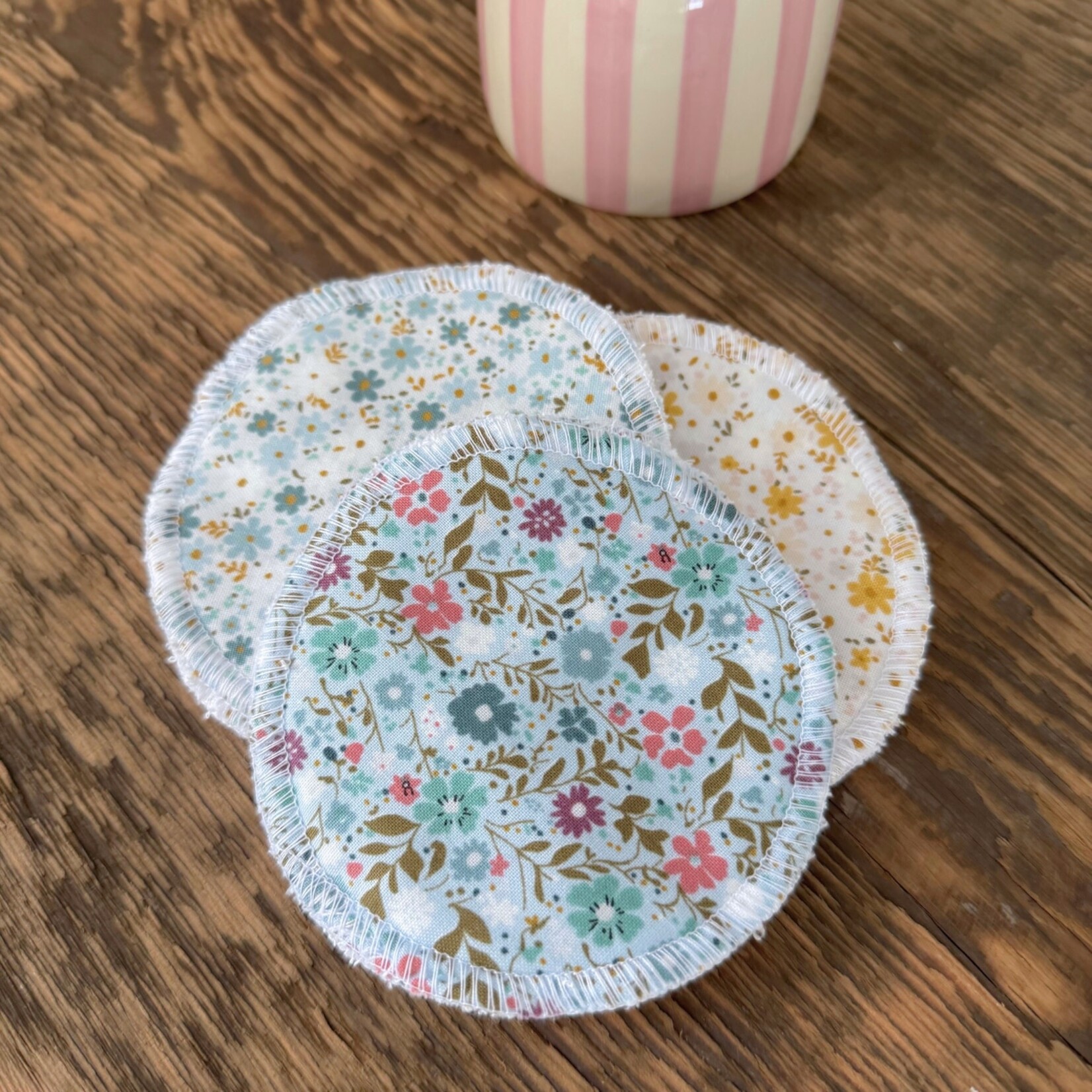 Baluchon Ensemble de 6 lingettes démaquillantes - Fleuries bleues