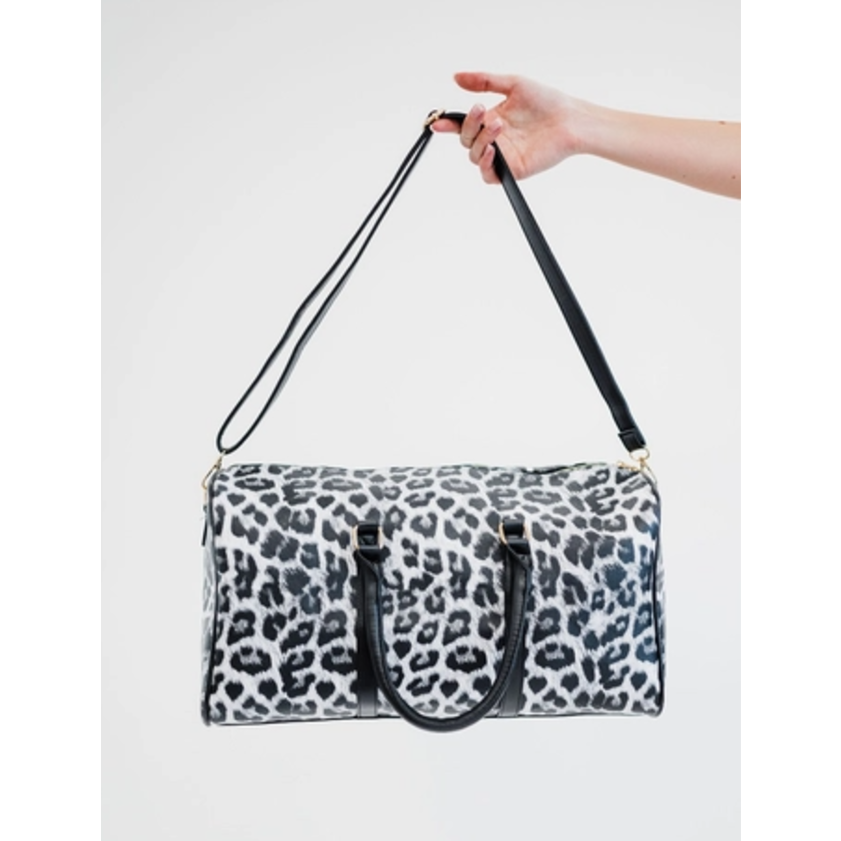 Modern+Chic M+C Hannah Leopard Print Weekender Duffle Tote