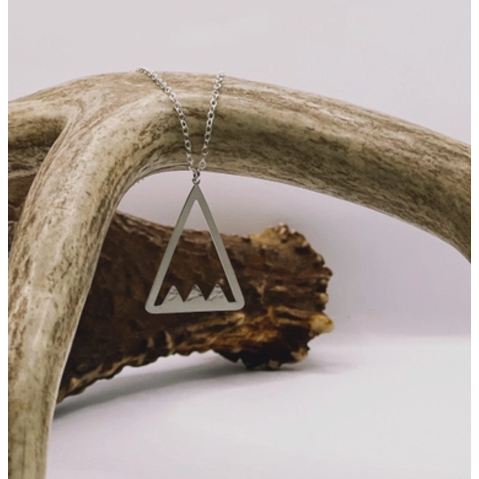 Made of Mountains MM Triple Peak Necklace Silver