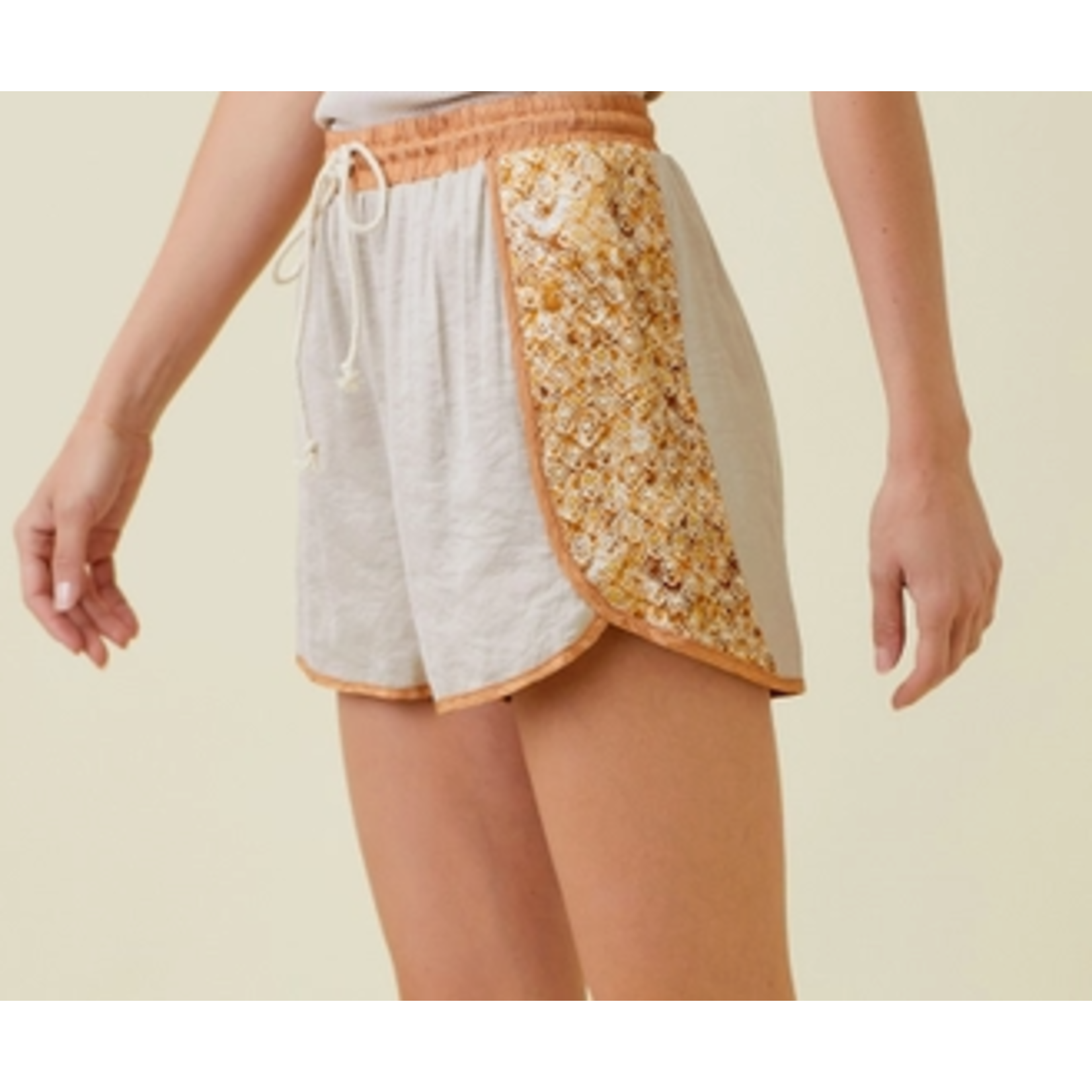 Mystree Mystree Dolphin Hem Shorts
