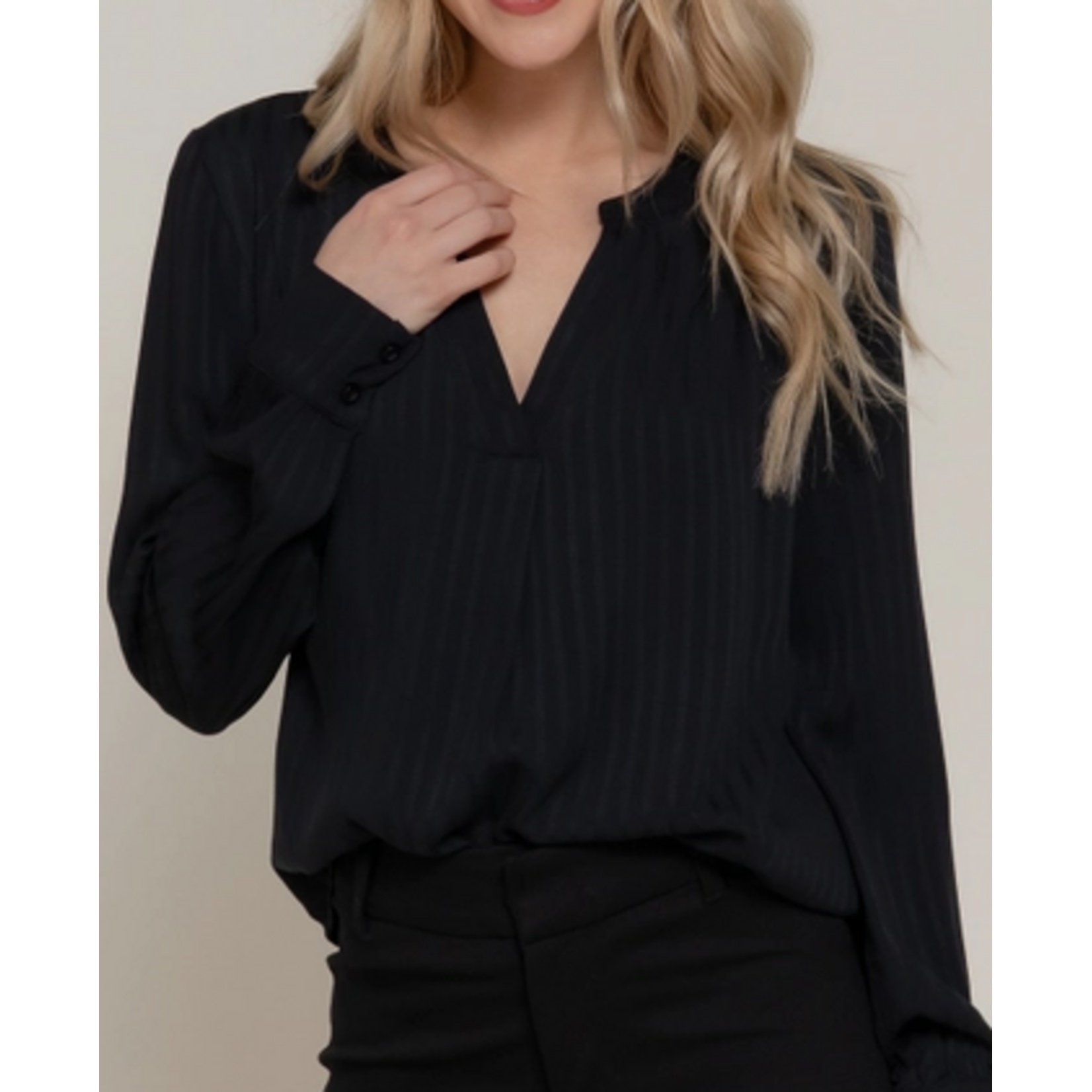 Active Basics AB  V-Shape Opening Textured Blouse