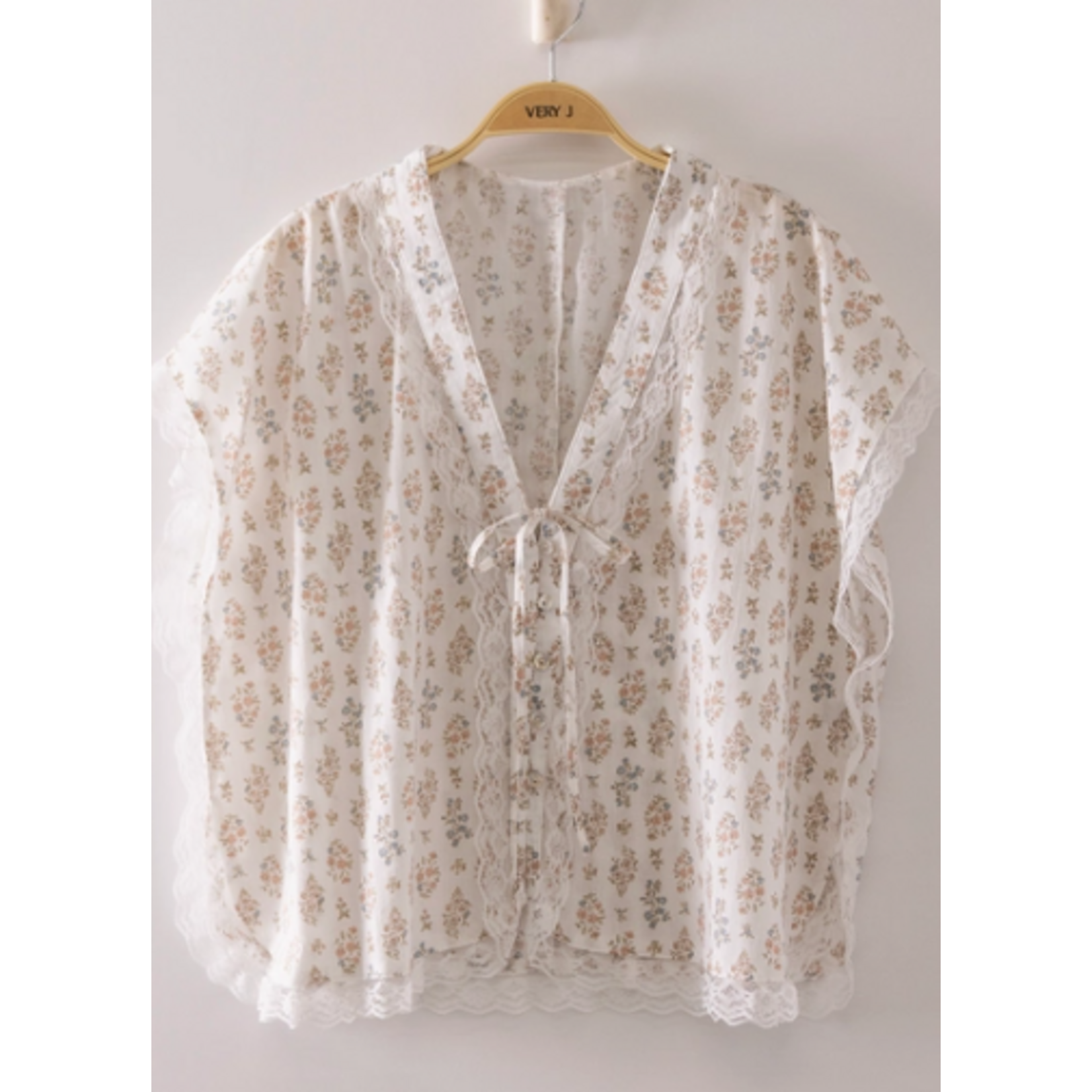 Very J Very J Romantic Floral Top