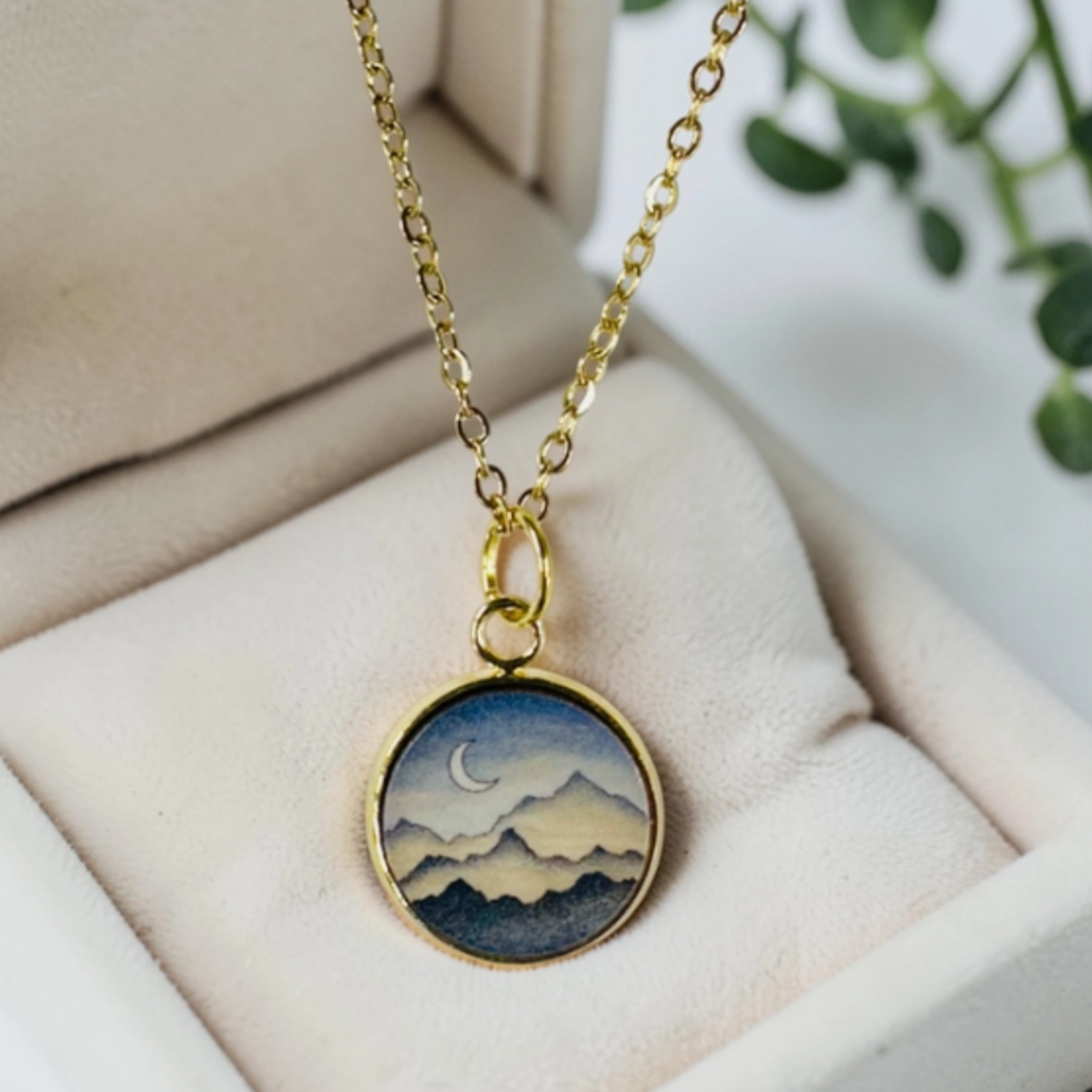 Vintage Adventures Vintage Adventures Mountain Moon Yellow Gold Necklace