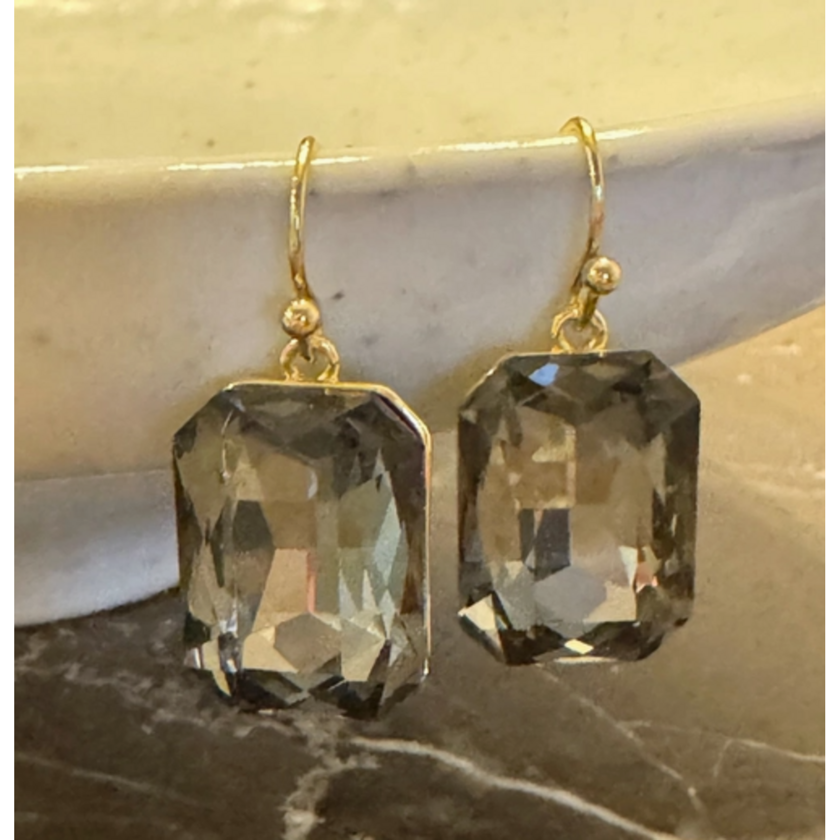 Ellison+Young E+Y Simple and Classy Jewel Earrings Shadow Gray