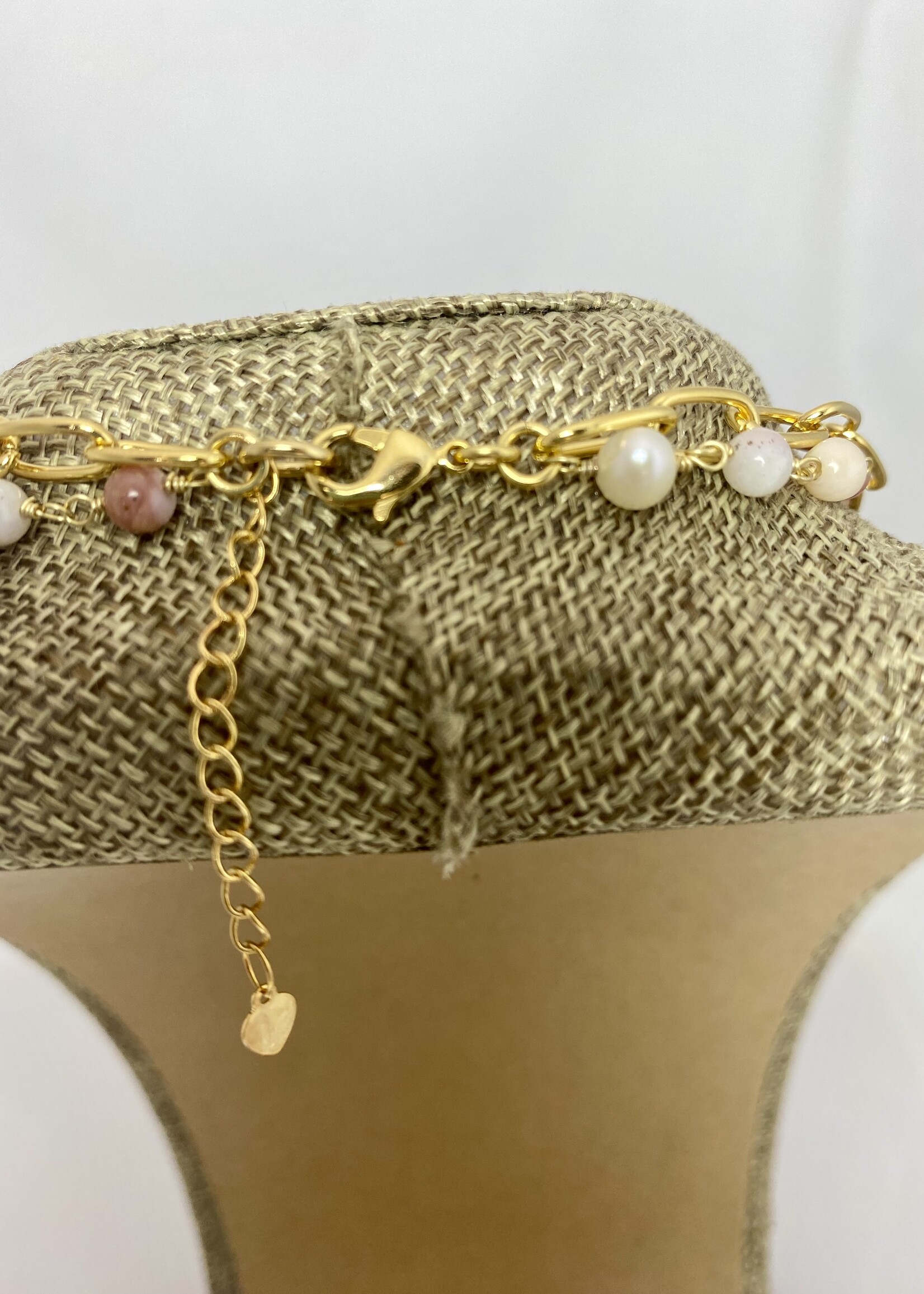 Winifred Design Gold Paperclip/Freshwater Pearl Pink LV Necklace
