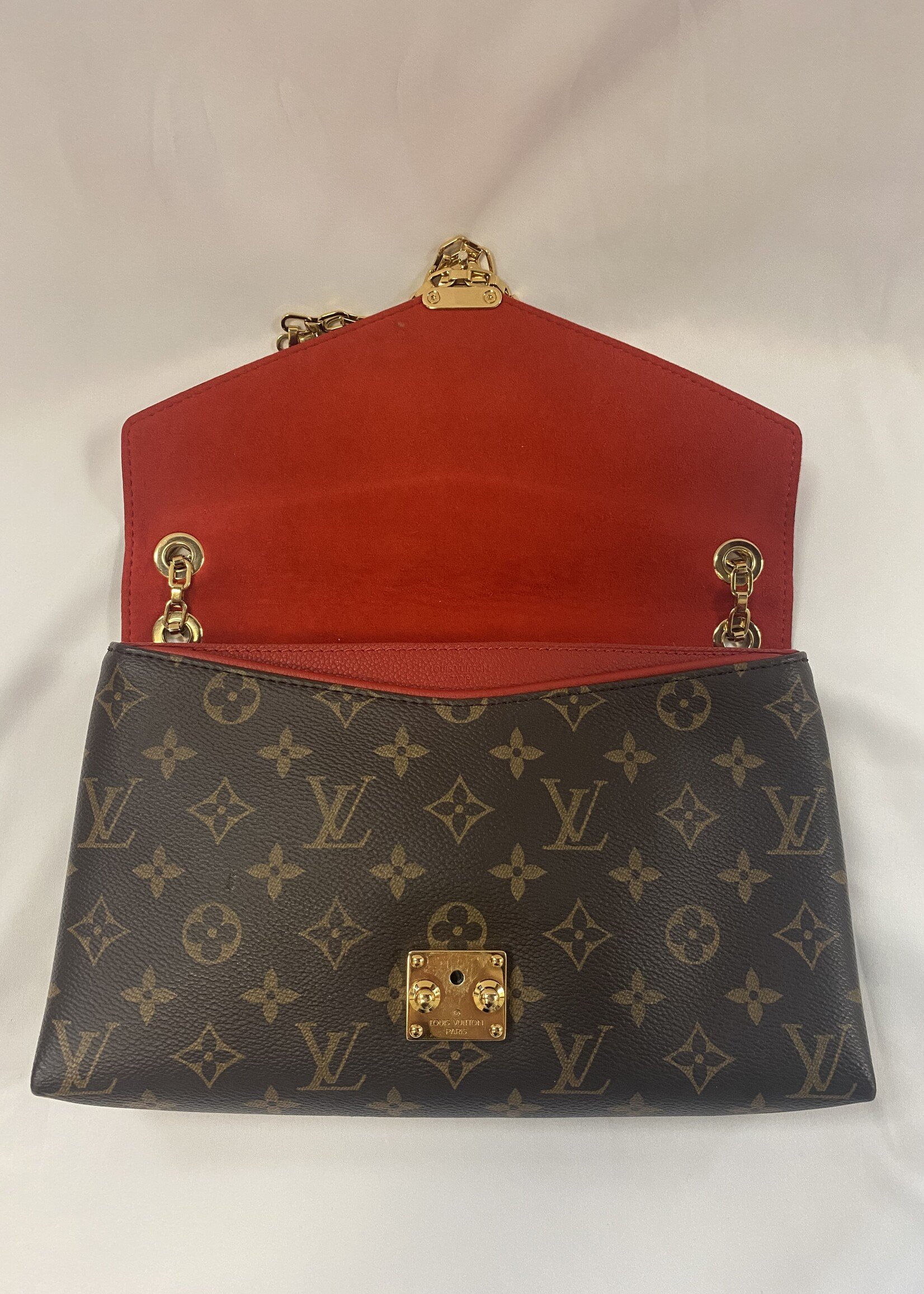 Louis Vuitton Red Monogram Canvas Pallas Chain Bag QJBCZC5VRB023