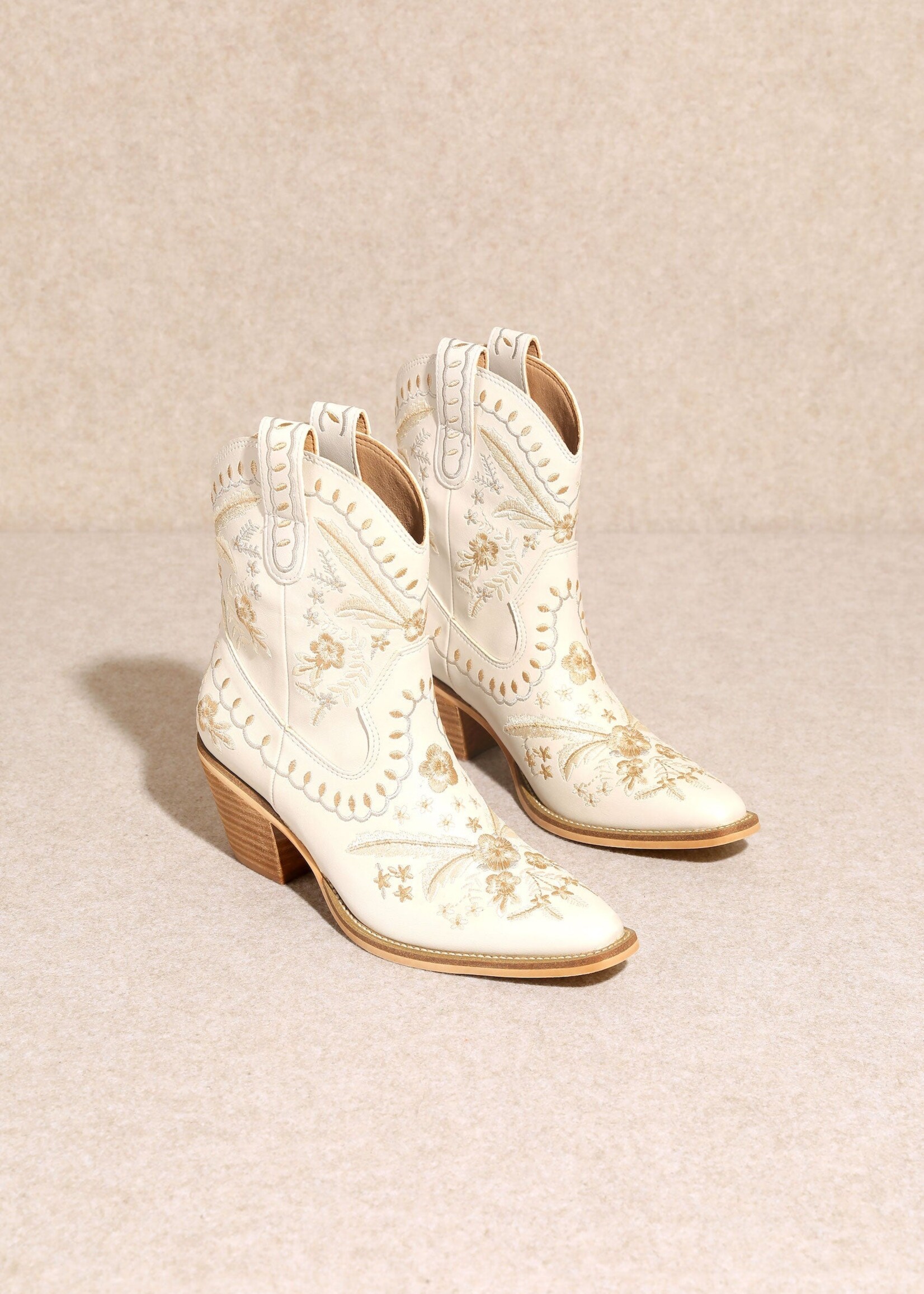 Corral Short White Cowgirl Boots