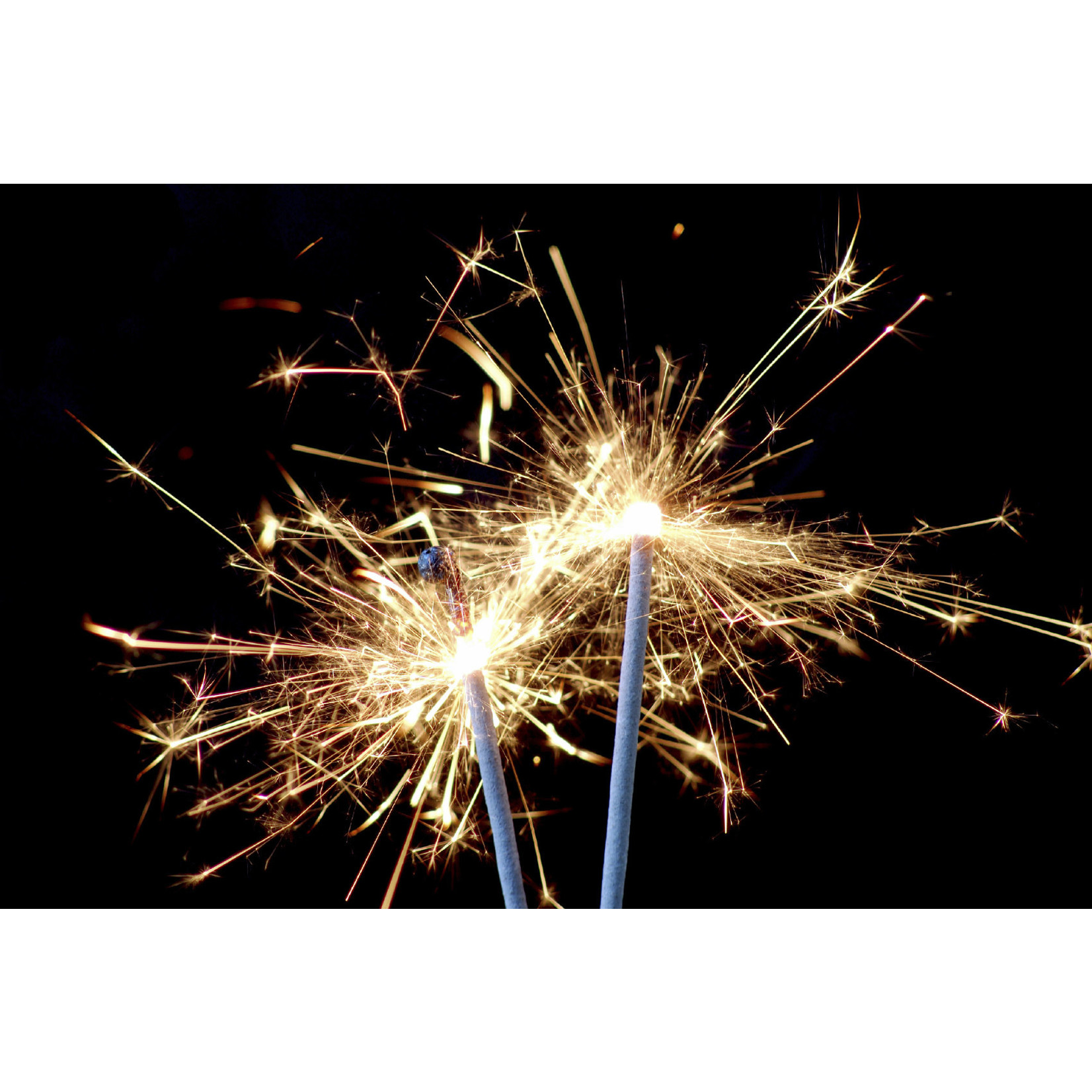 FIREWORKS - SPARKLERS 8IN. 8PK.