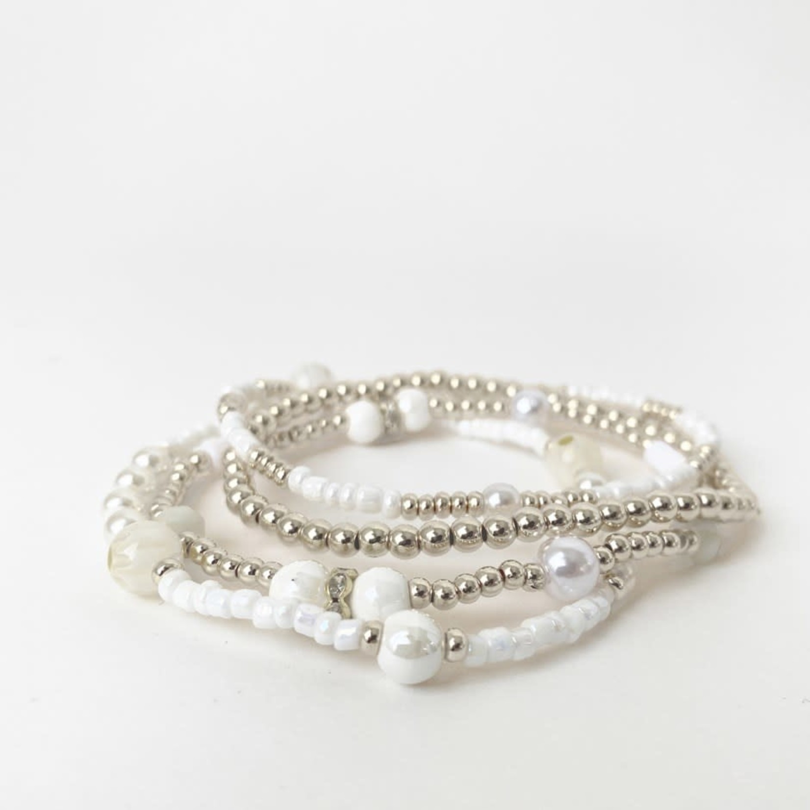 SILVER 3 ROWS BRACELET ON ELASTIC WITH GLASS, FAUX PEARLS & METAL BEADS