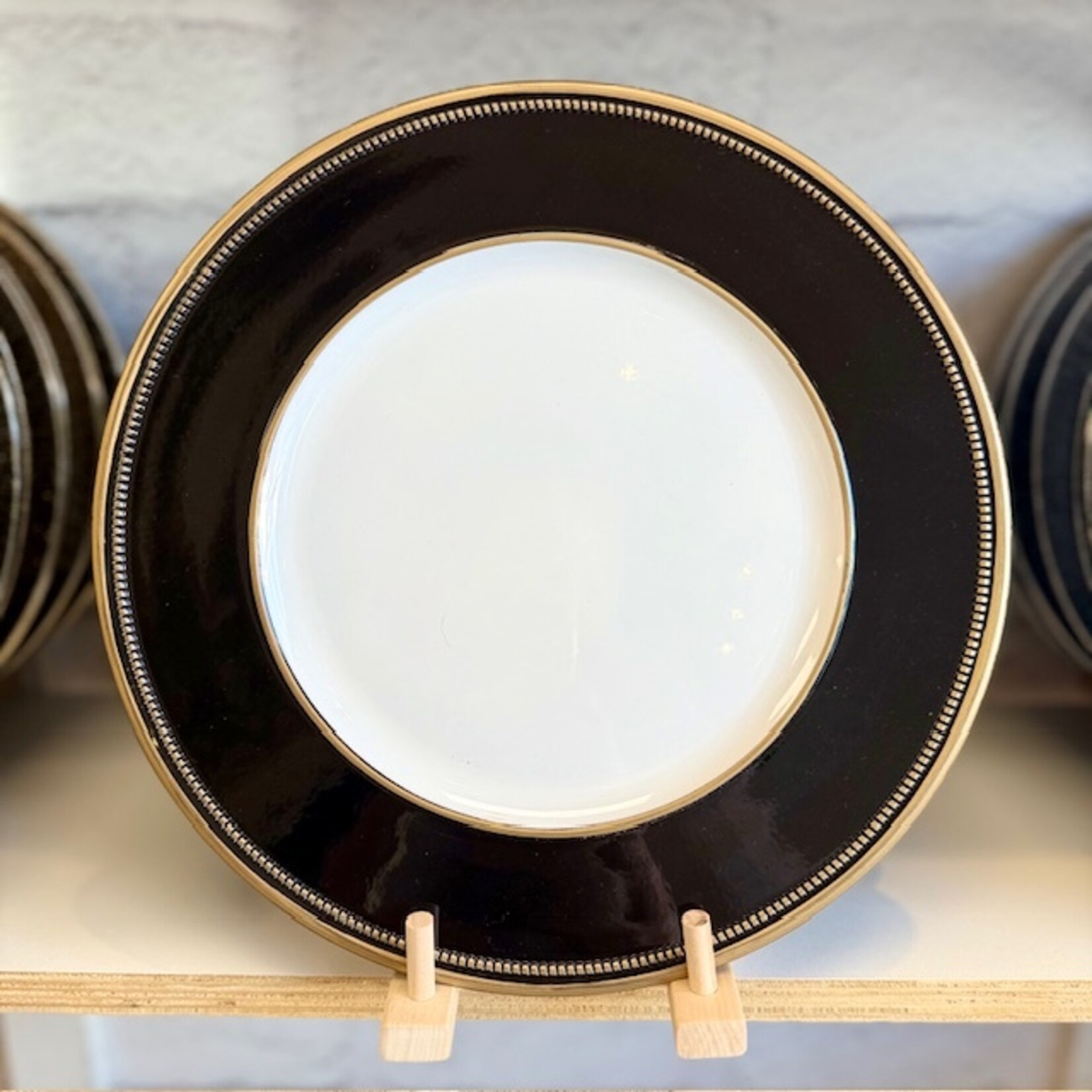 Chantal Charger - Ebony