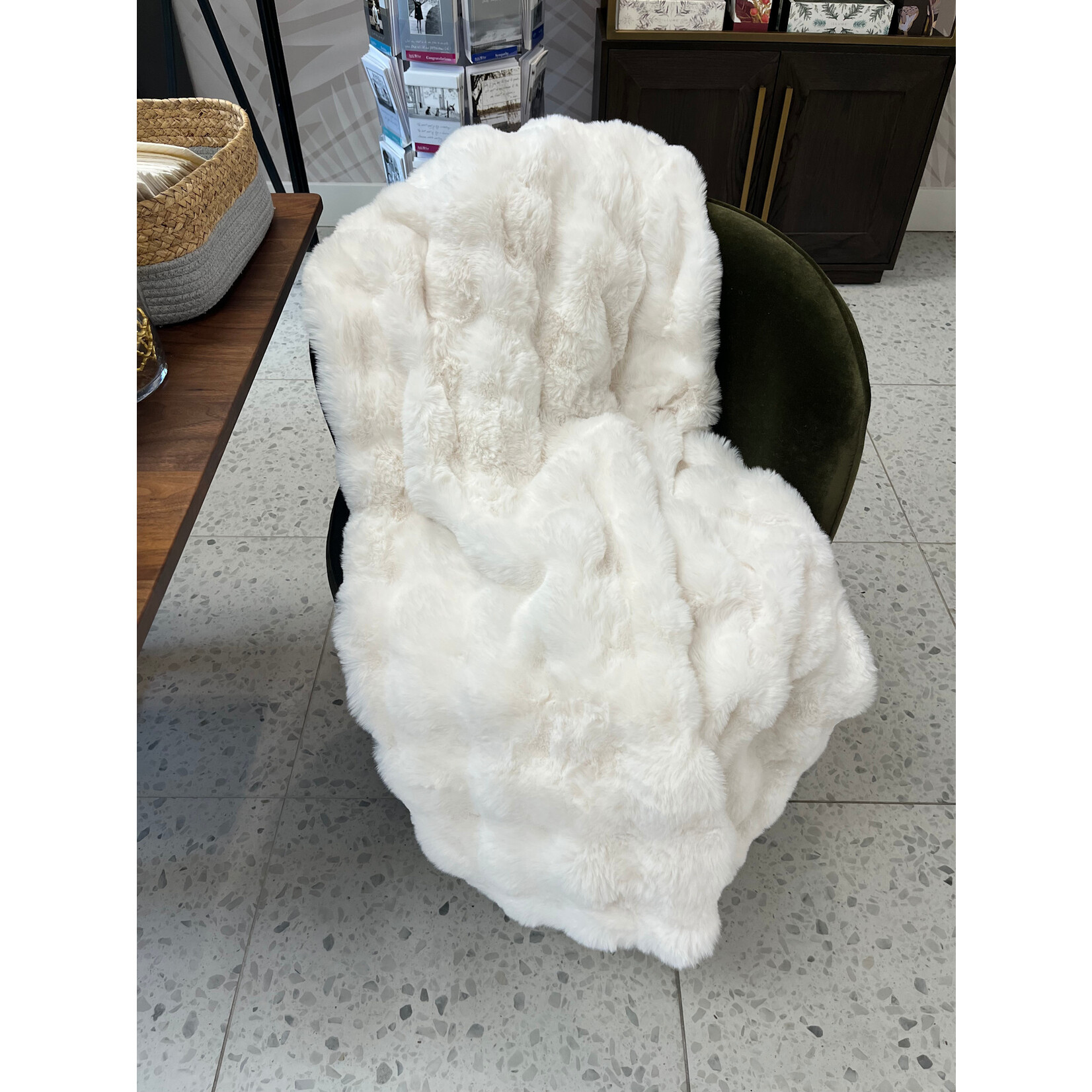 Plush Faux Fur Throw 50 x 60" - Ivory