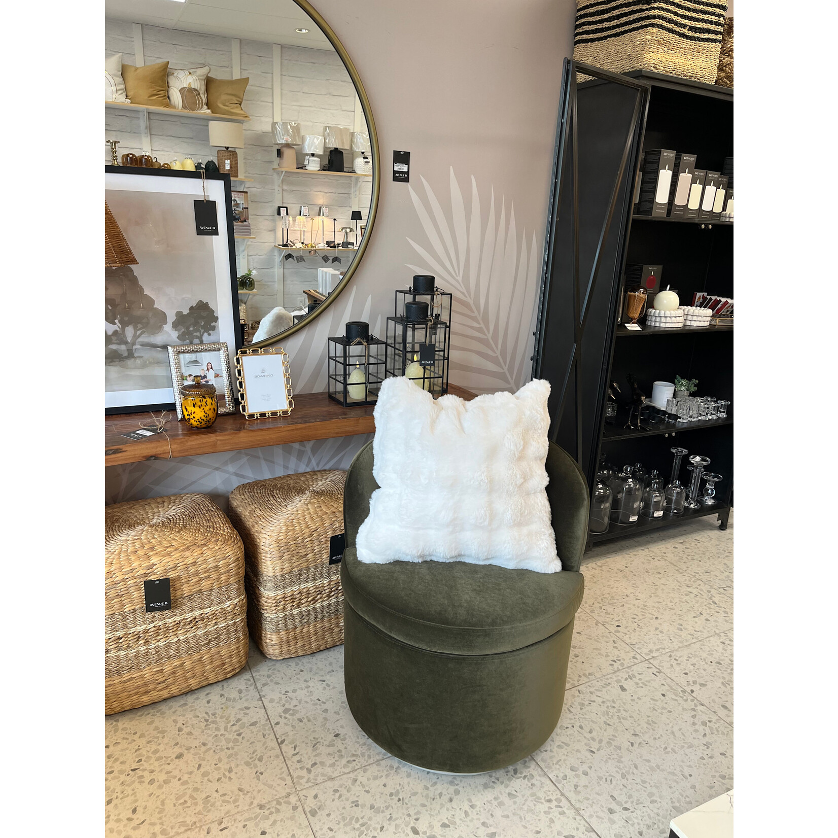 Plush Faux Fur 22 x 22" Pillow - Ivory