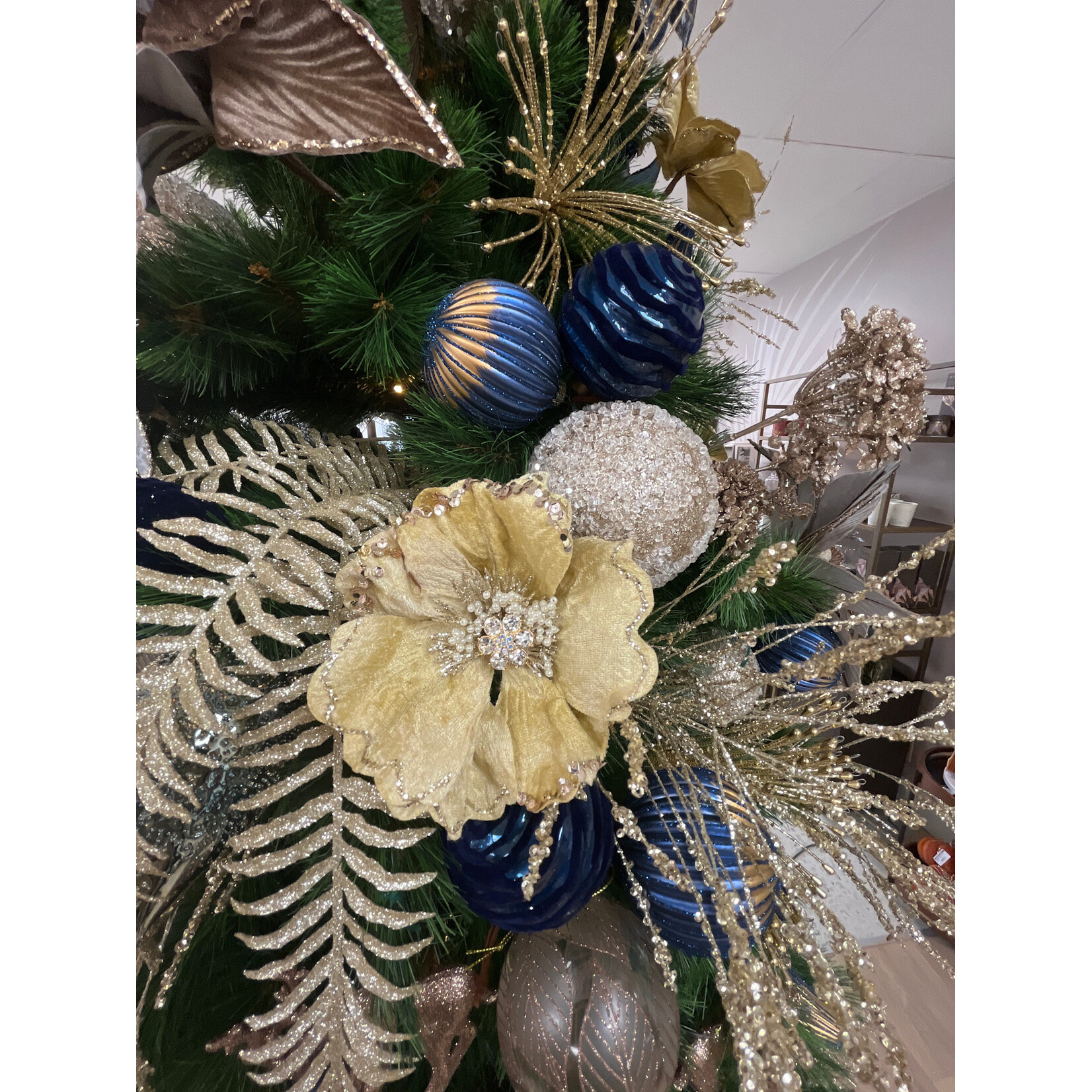 Magnolia Head Beige Velvet 6"