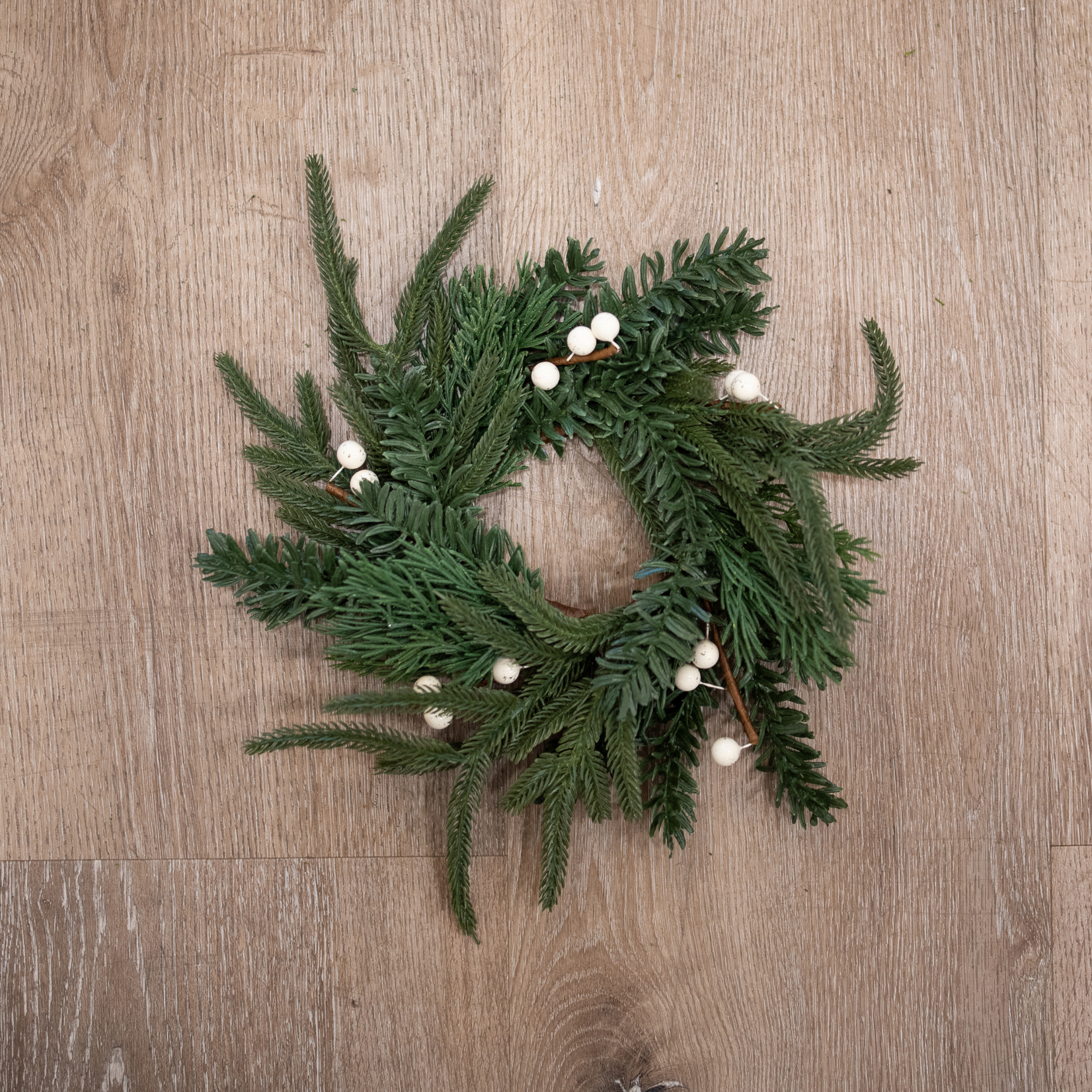 White Berry Evergreen Wreath 10"