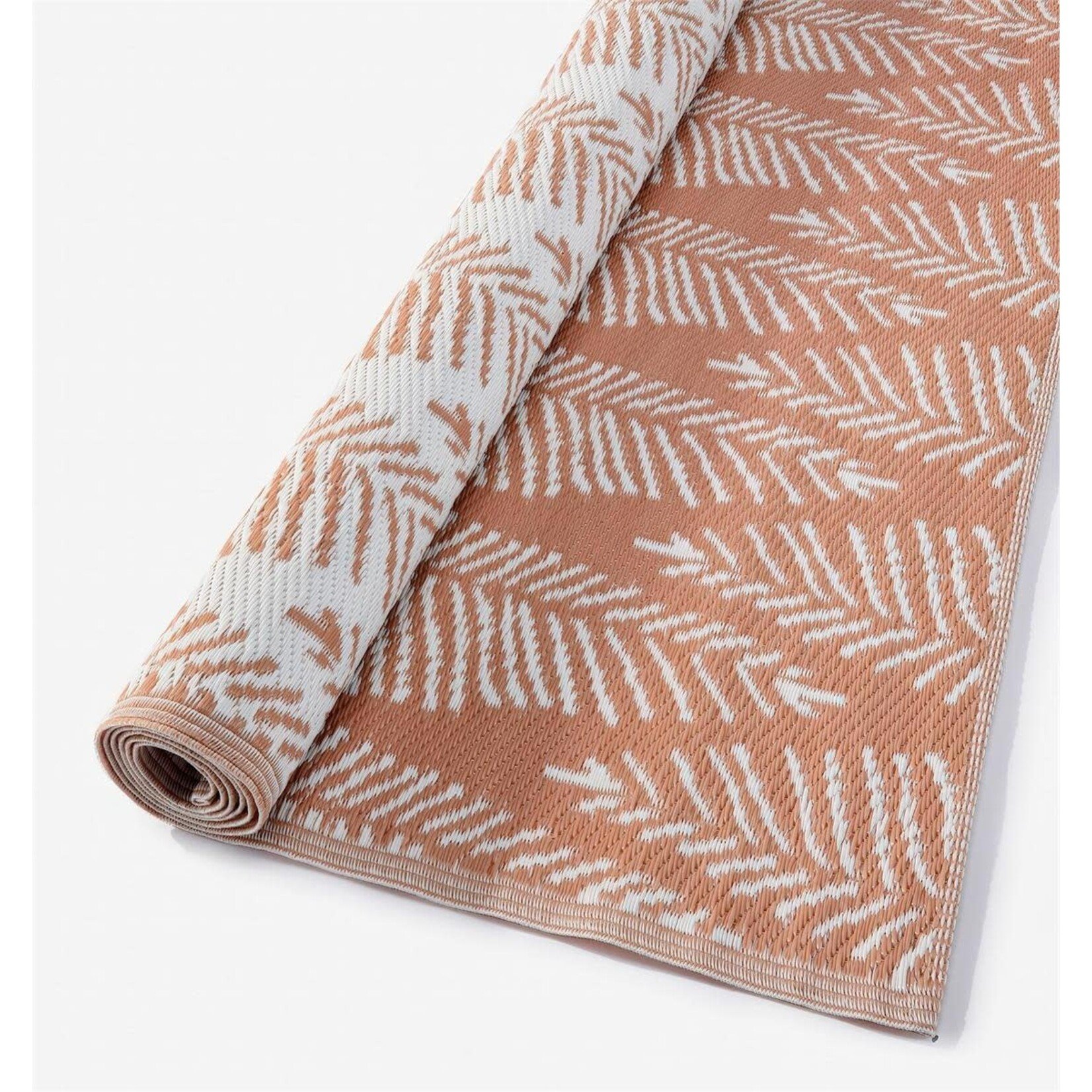 Beige and White Outdoor Rug 4'x6'