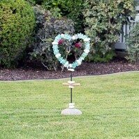 Glass Heart Garden Stand
