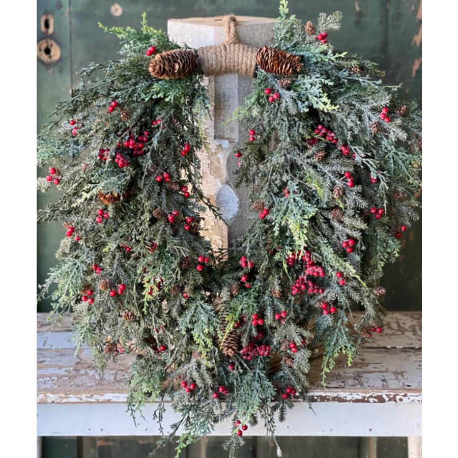 Divinity Berry Wreath 28"