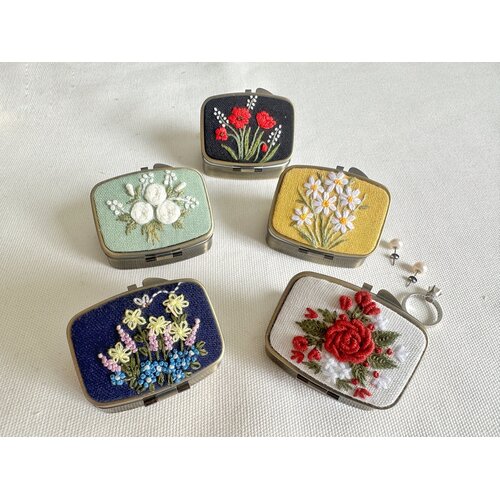  Quince Fables Floral Embroidered Rectangle Mini Jewelry Box with Mirror 